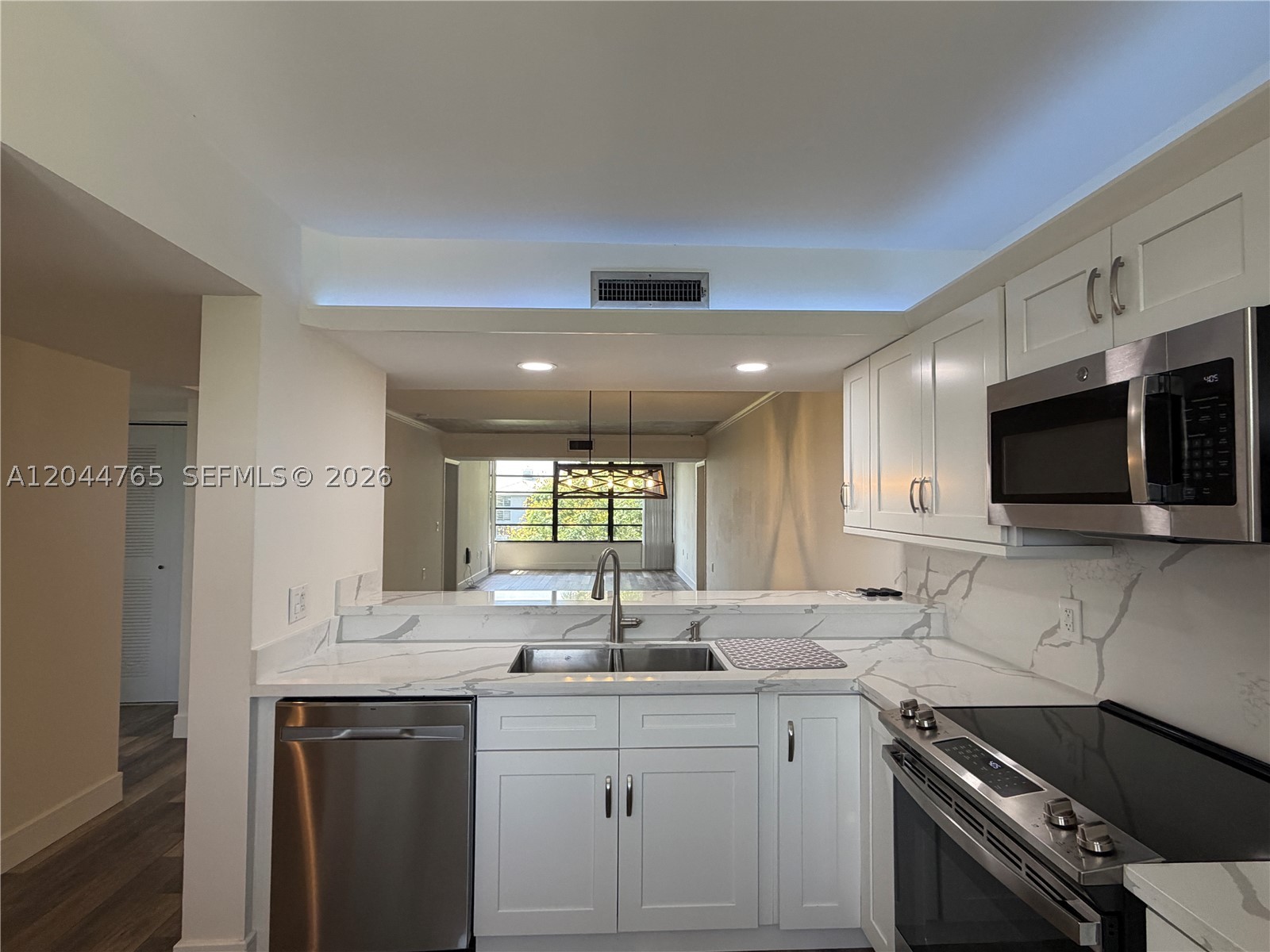 CONDO 25 OF WHITEHALL CON - Residential Lease