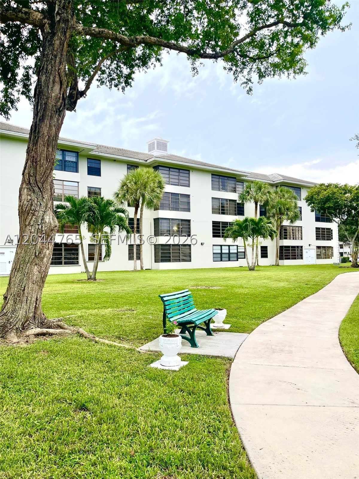 CONDO 25 OF WHITEHALL CON - Residential Lease