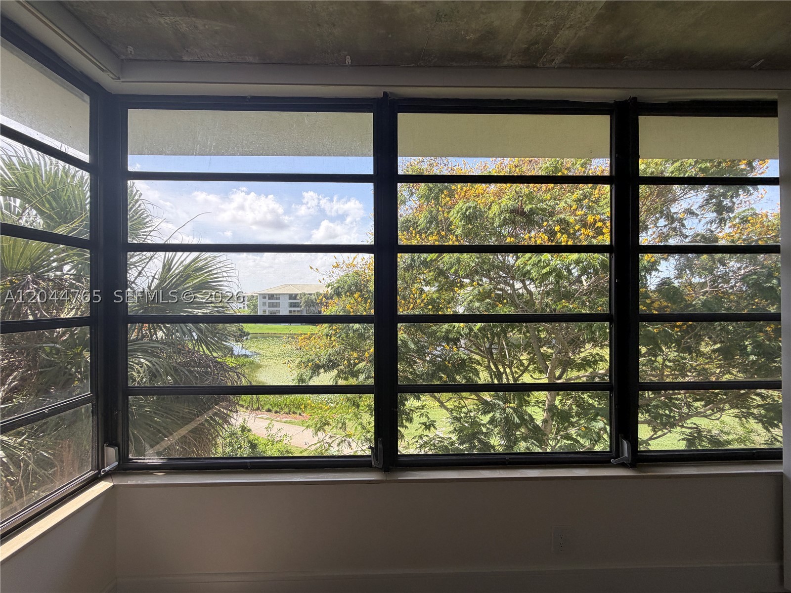 CONDO 25 OF WHITEHALL CON - Residential Lease