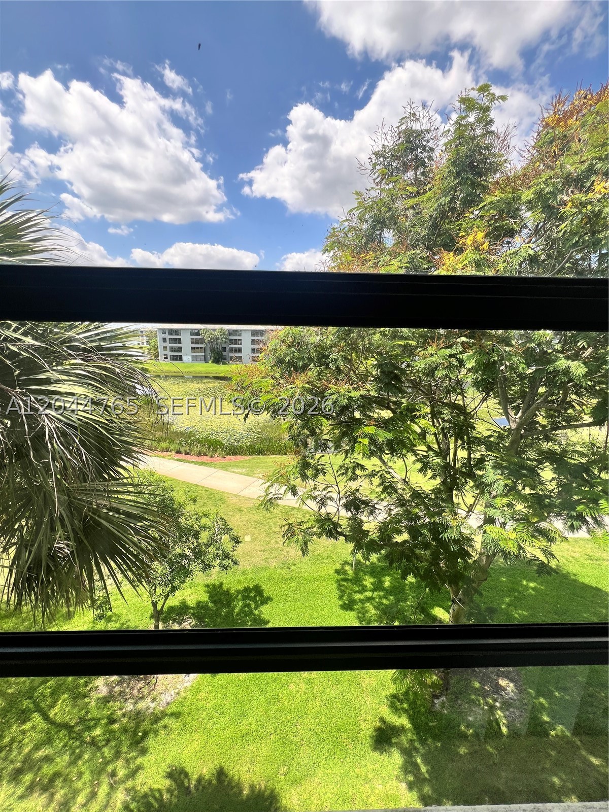 CONDO 25 OF WHITEHALL CON - Residential Lease