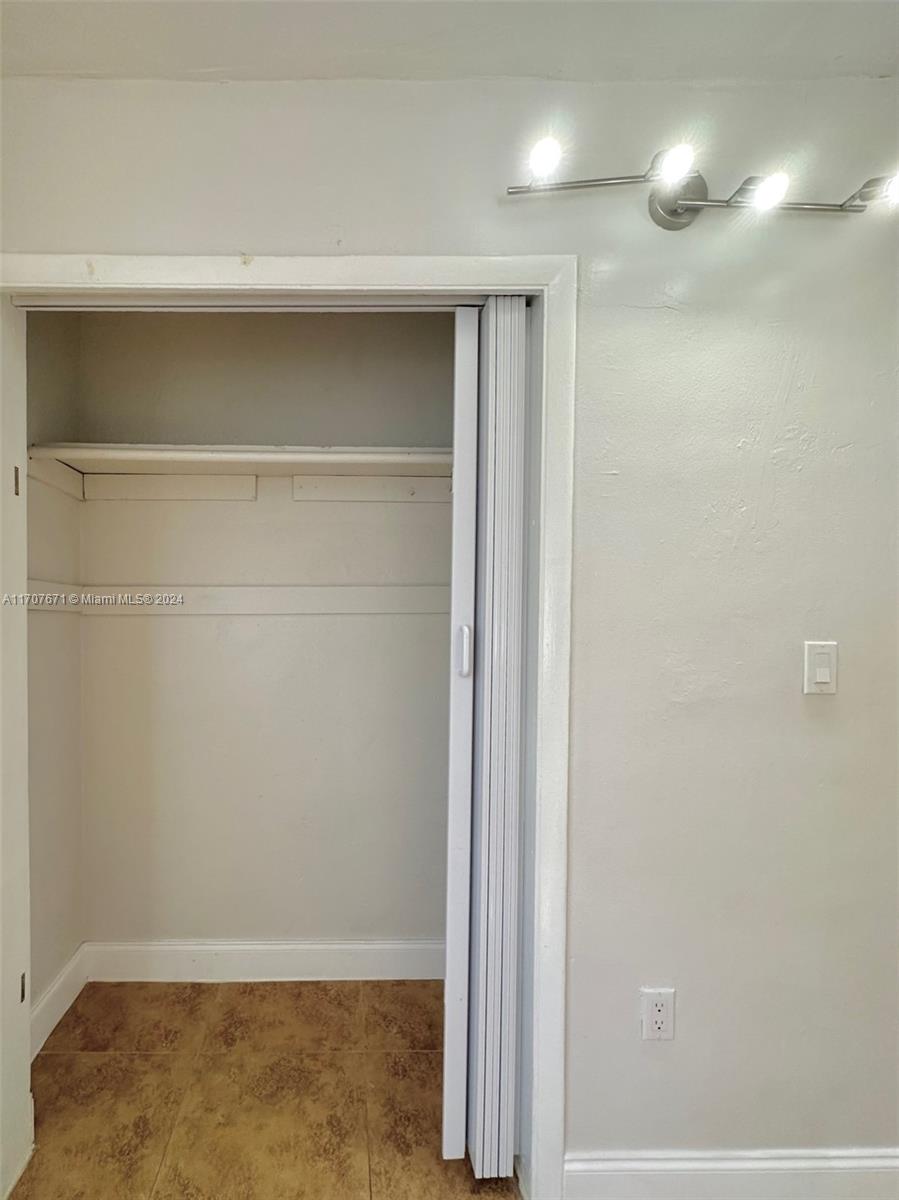DOWDYS SUB - Residential Lease