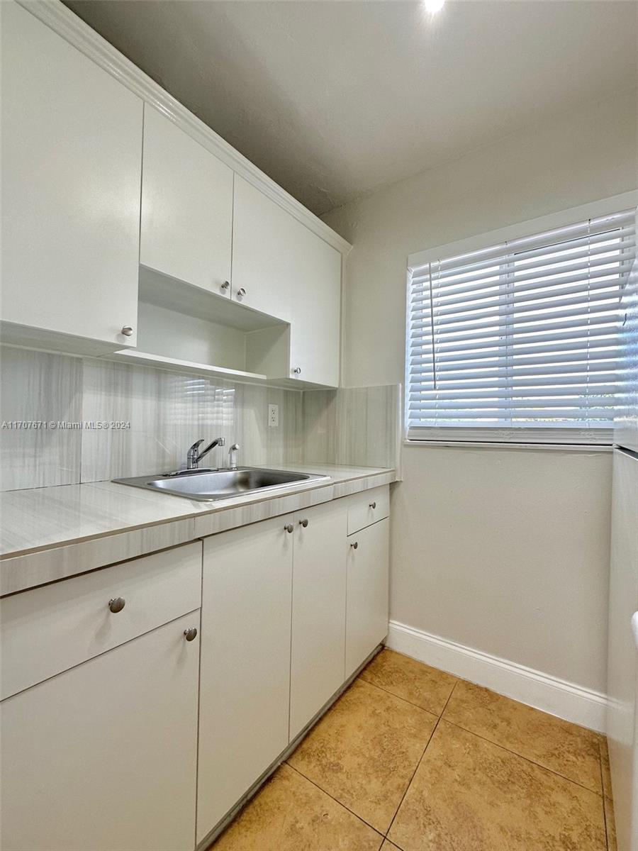 DOWDYS SUB - Residential Lease
