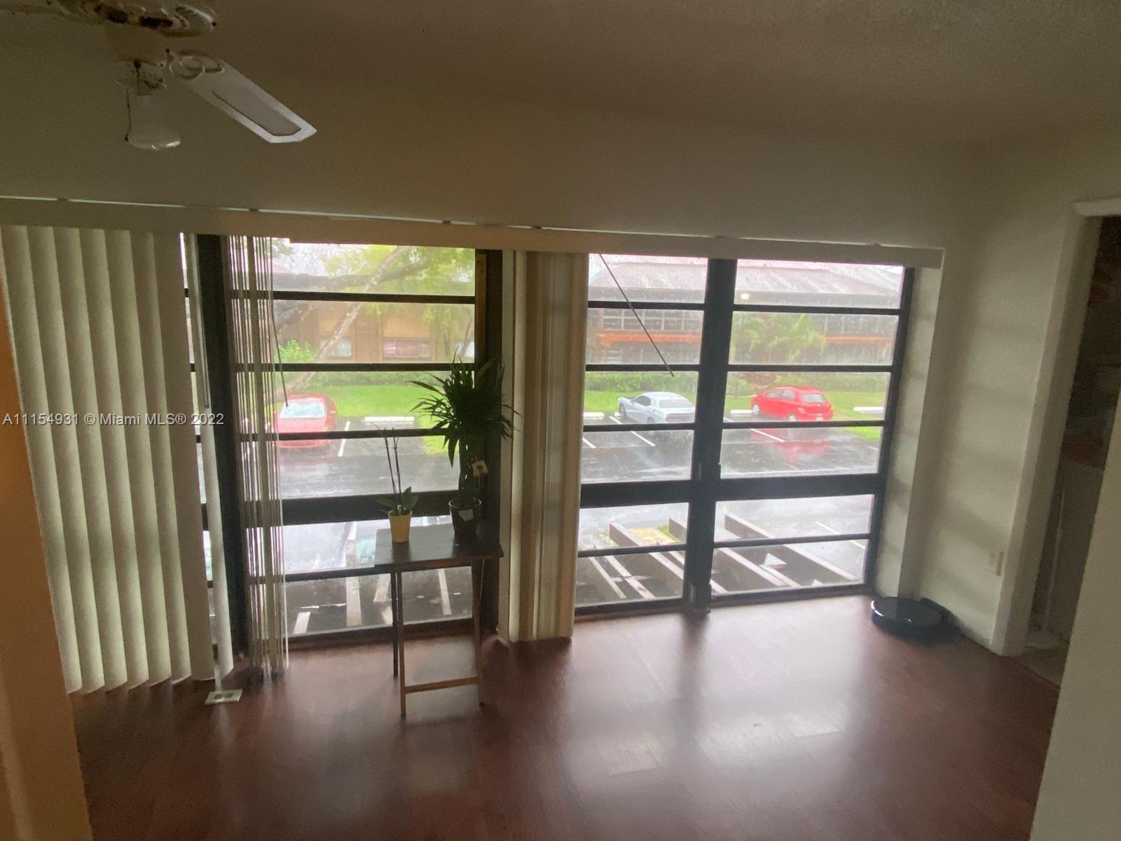 DORAL PARK C CLUB VILLAS - Residential