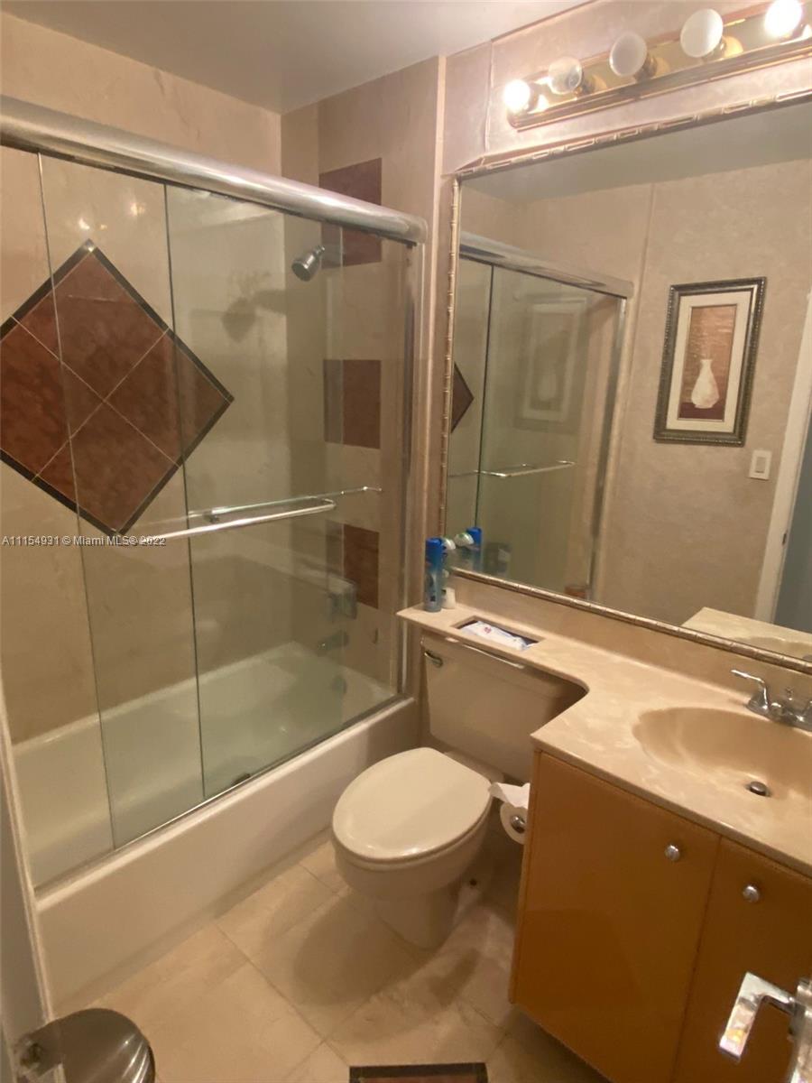 DORAL PARK C CLUB VILLAS - Residential