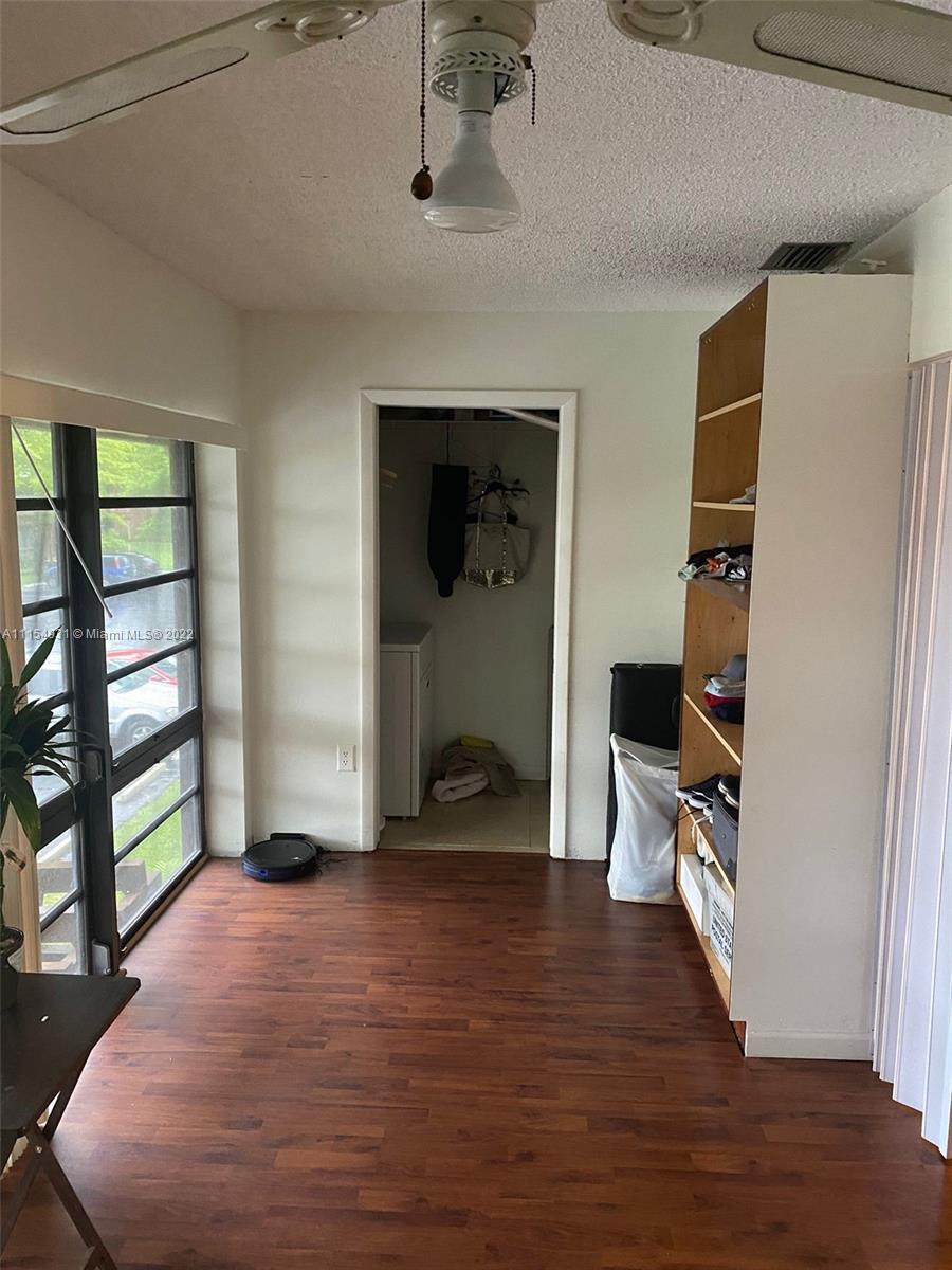 DORAL PARK C CLUB VILLAS - Residential
