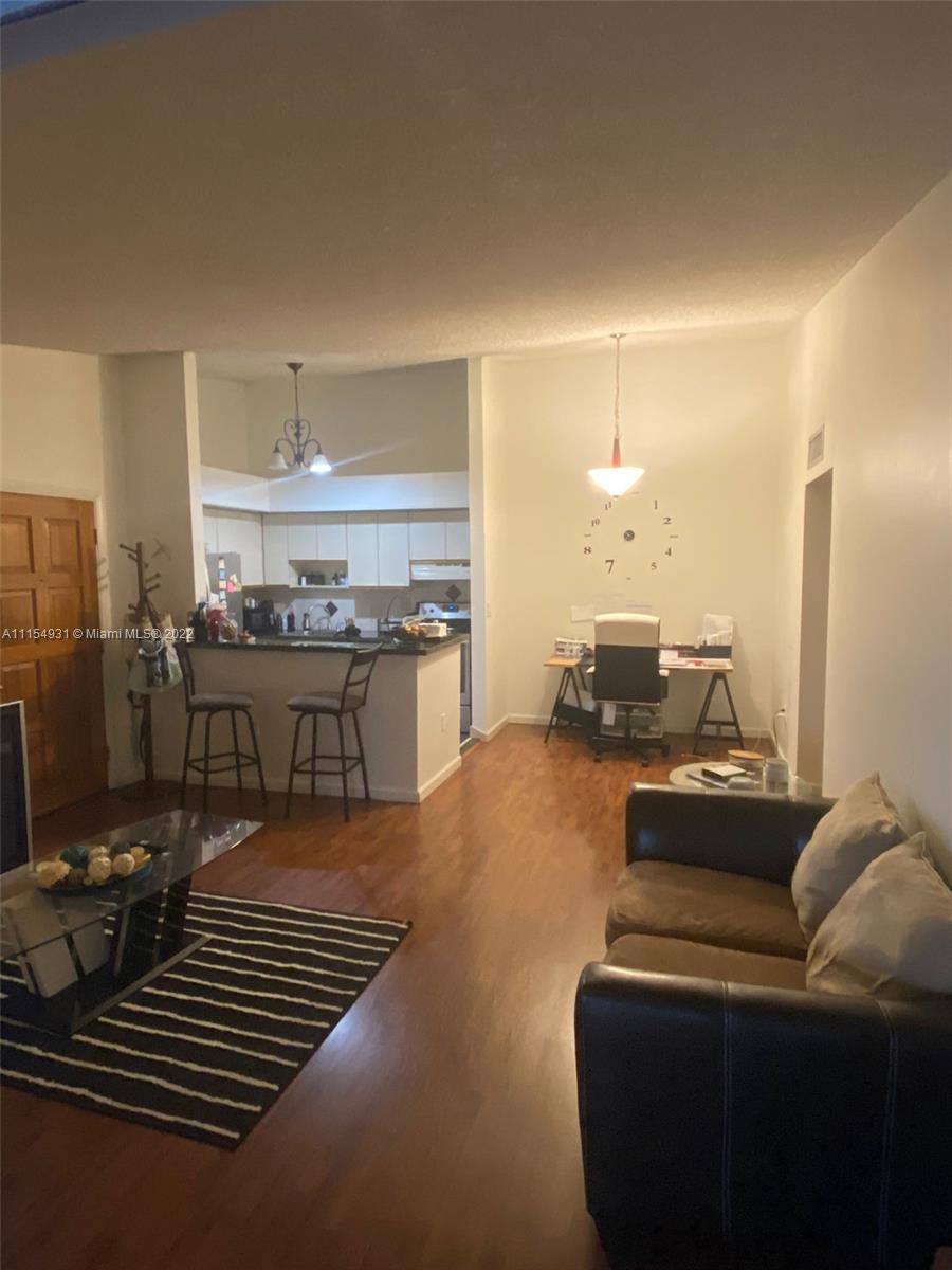 DORAL PARK C CLUB VILLAS - Residential