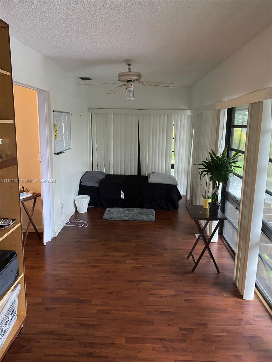 DORAL PARK C CLUB VILLAS - Residential