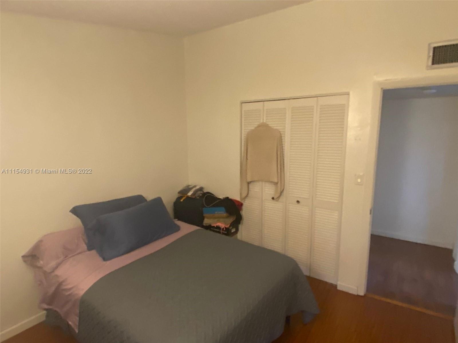 DORAL PARK C CLUB VILLAS - Residential