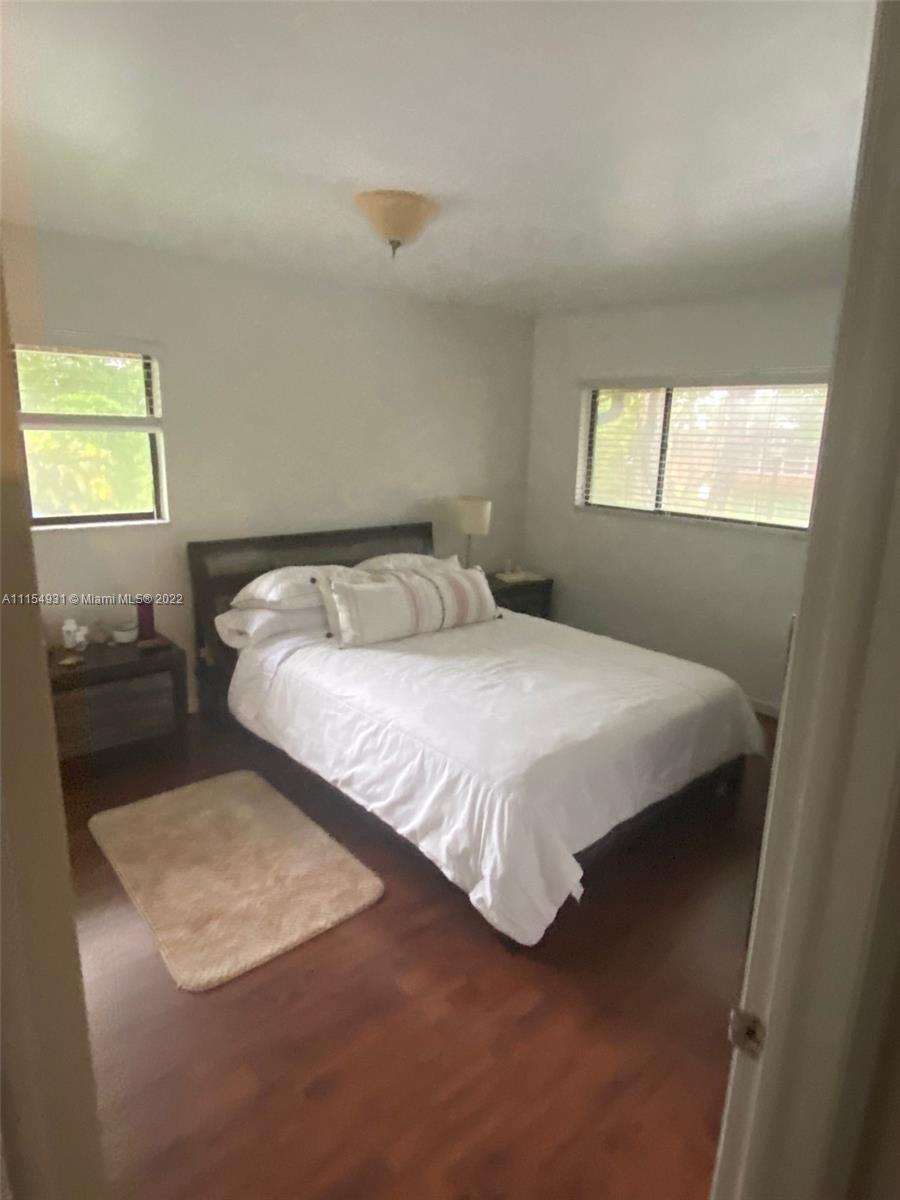 DORAL PARK C CLUB VILLAS - Residential