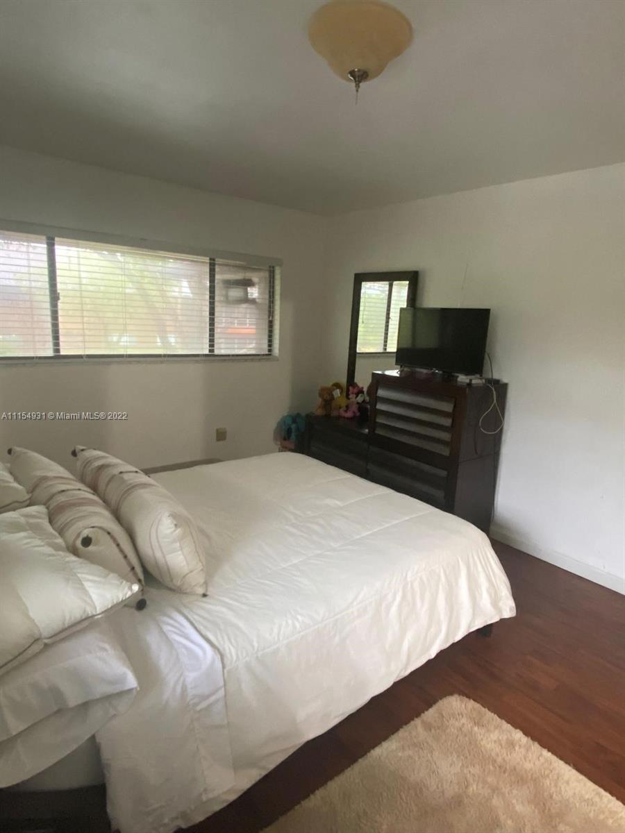 DORAL PARK C CLUB VILLAS - Residential