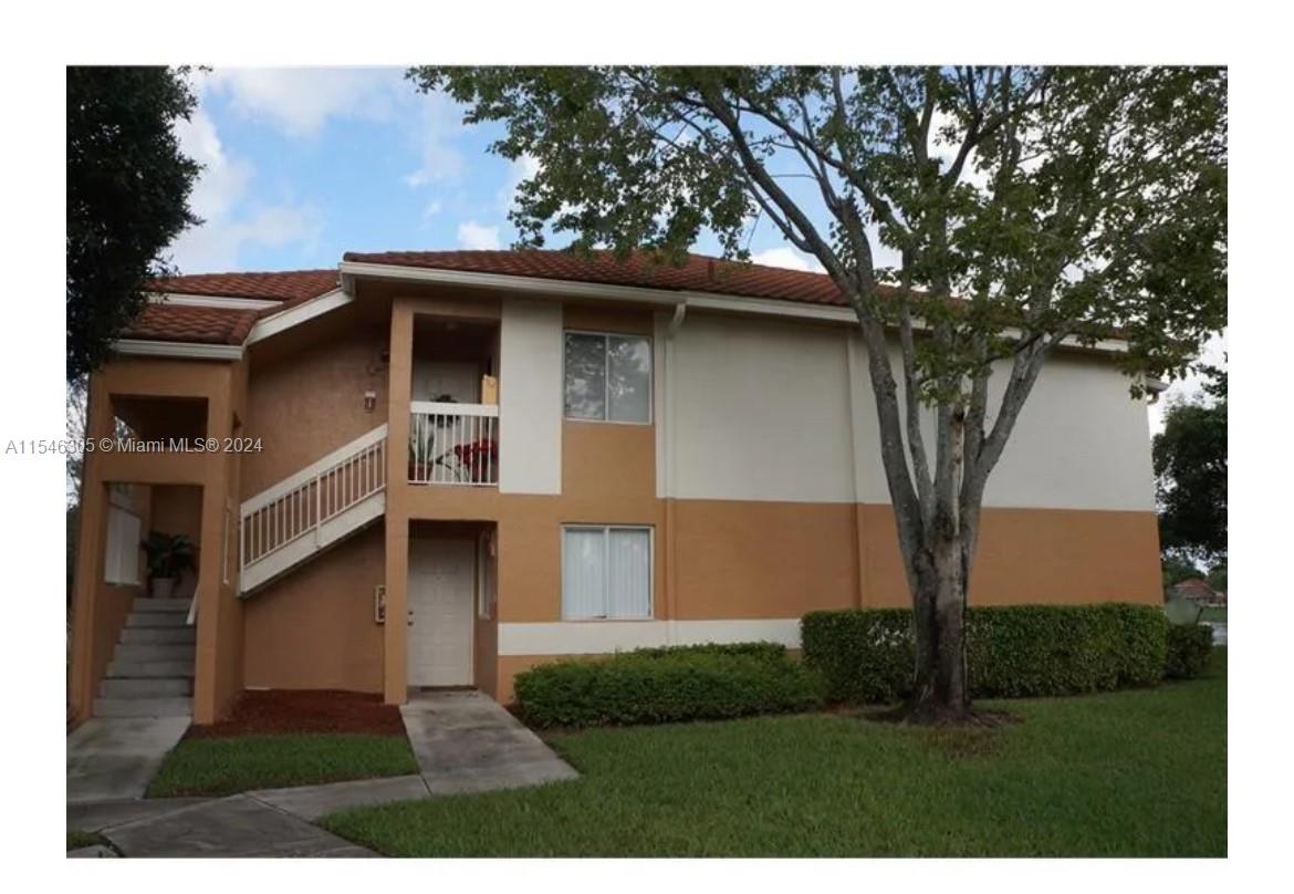 Introducing a charming corner unit, this delightful 2-bedroom, 2-bathroom Colonnades condo awaits you in the heart of Plantation. Revel in the tranquility of serene lake views from your screened-in patio. Featuring two master suites, this home offers both comfort and convenience. Enjoy the modern amenities including a washer and dryer within the unit, as well as an updated kitchen with appliances and new floors to be installed. Rent covers water/sewer, granting access to the clubhouse, exercise room, and community pool. With its great location, this property promises a delightful living experience.