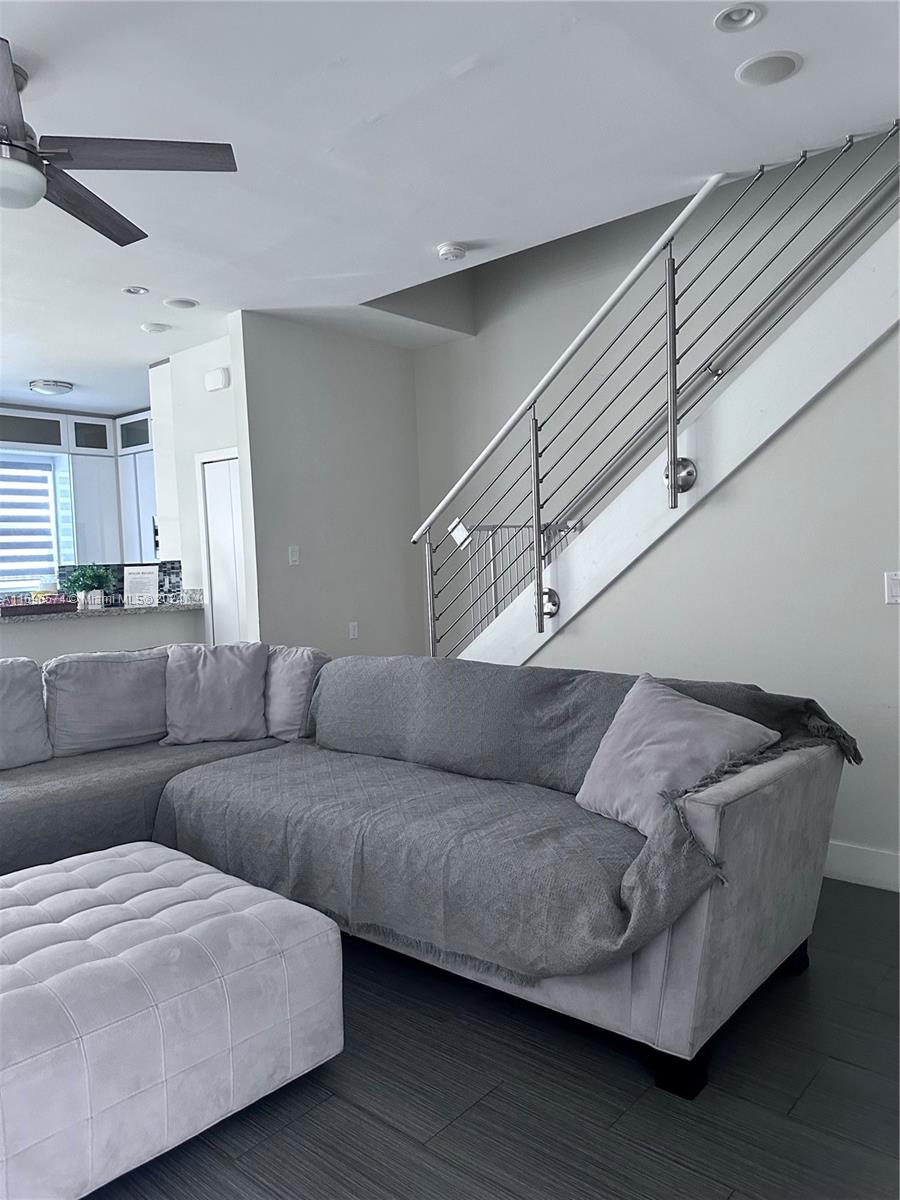 TAMIAMI LAWNS REV - Residential Lease
