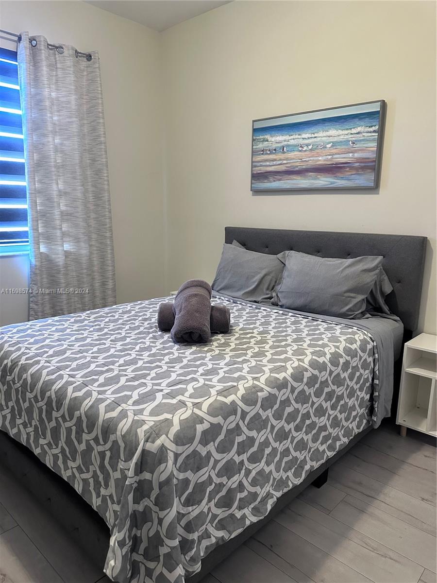 TAMIAMI LAWNS REV - Residential Lease