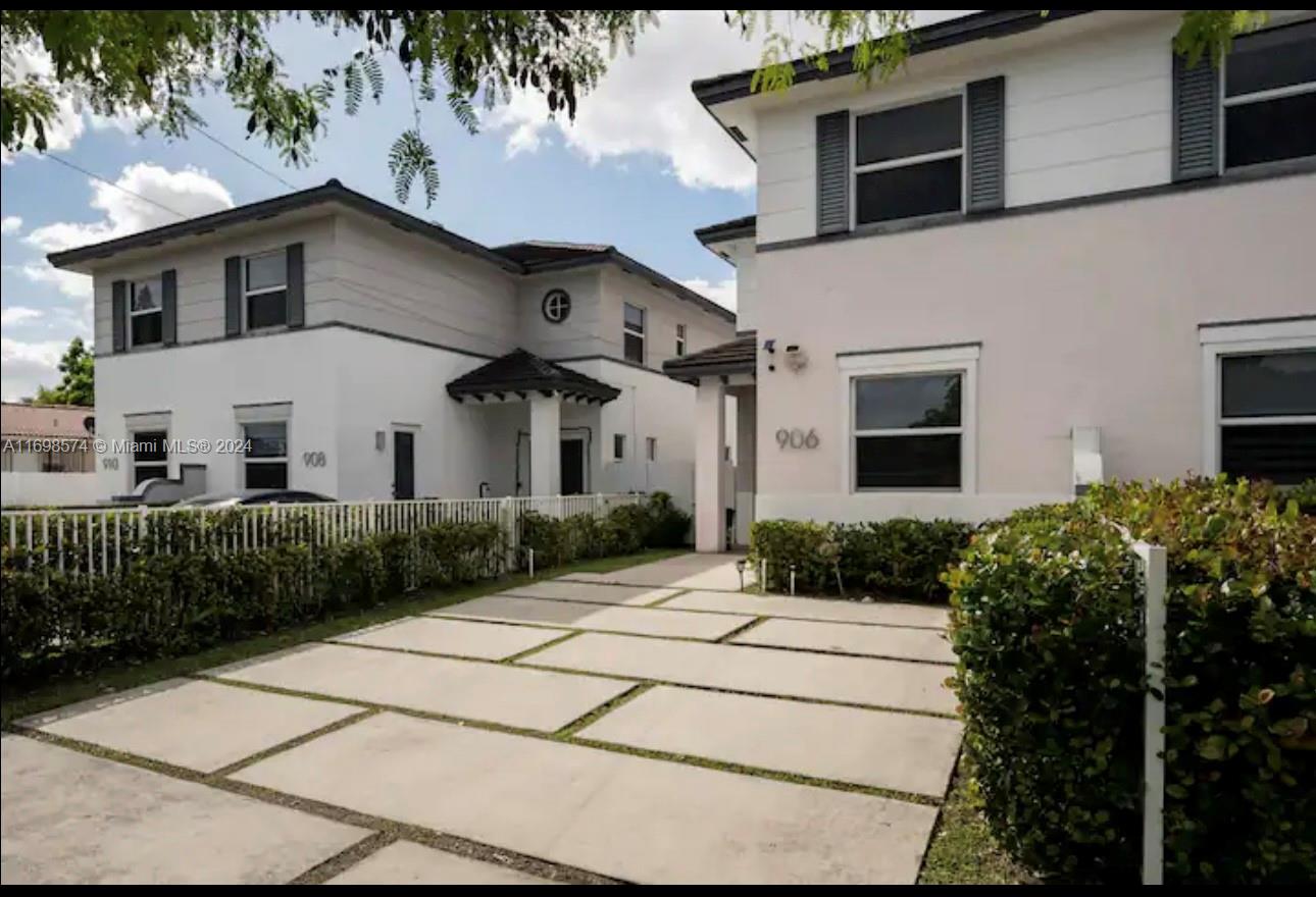 TAMIAMI LAWNS REV - Residential Lease