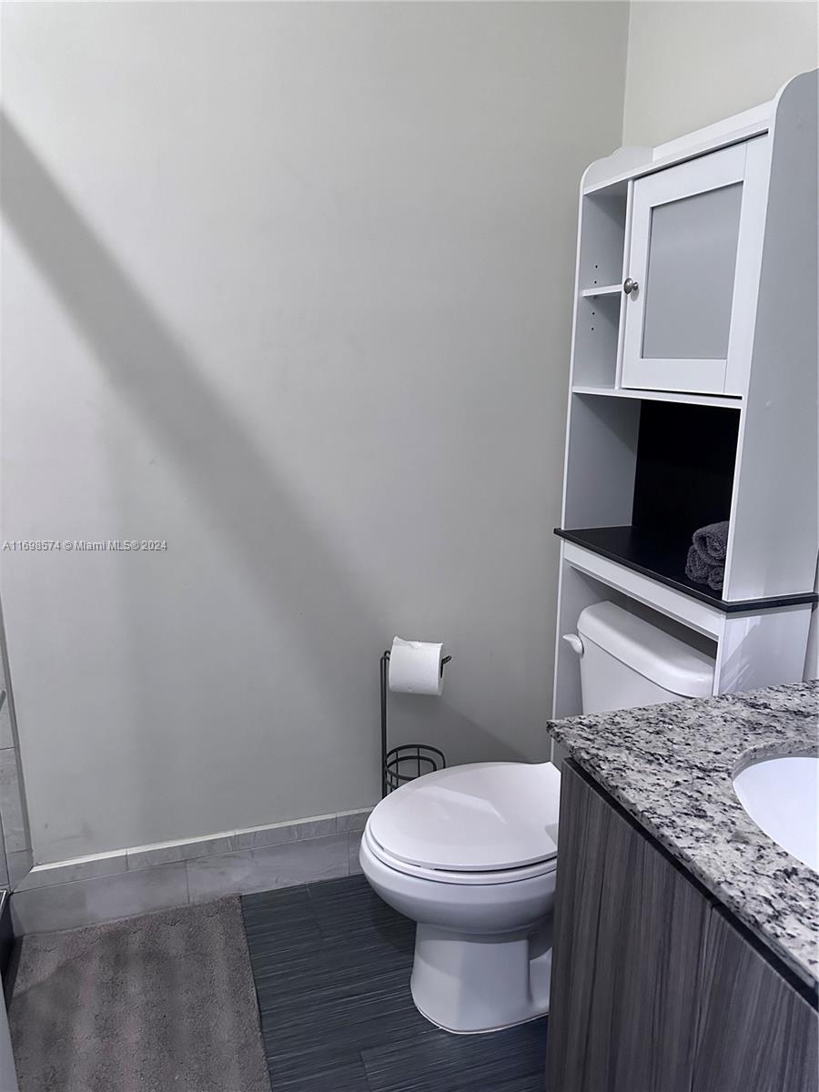 TAMIAMI LAWNS REV - Residential Lease