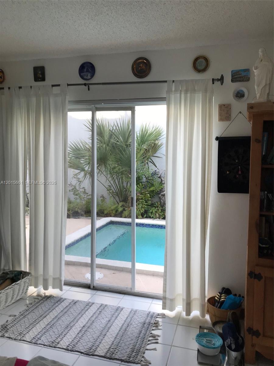LAKESIDE AT THE HAMMOCKS - Residential