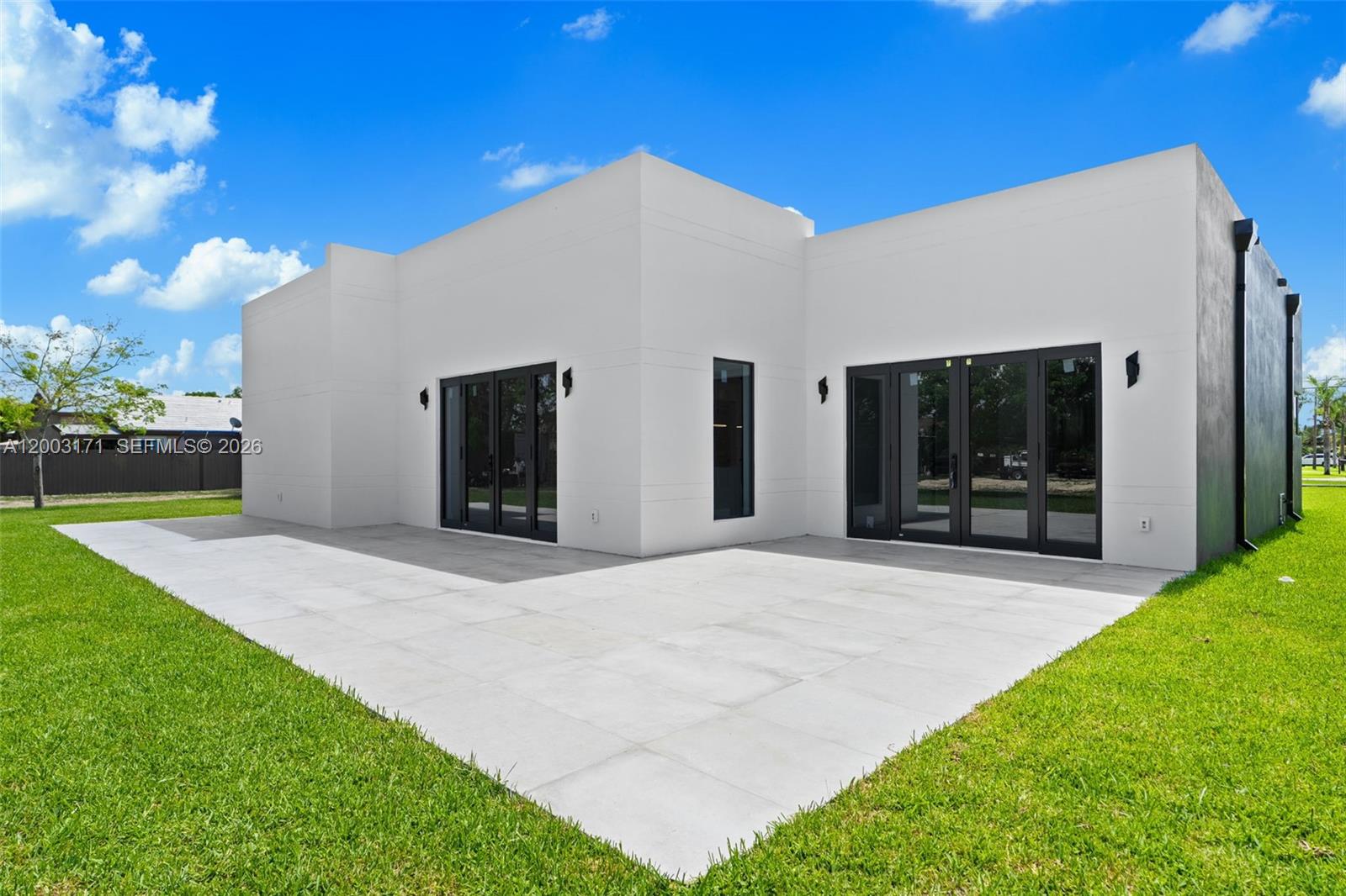 GIFFEN MANORS - Residential