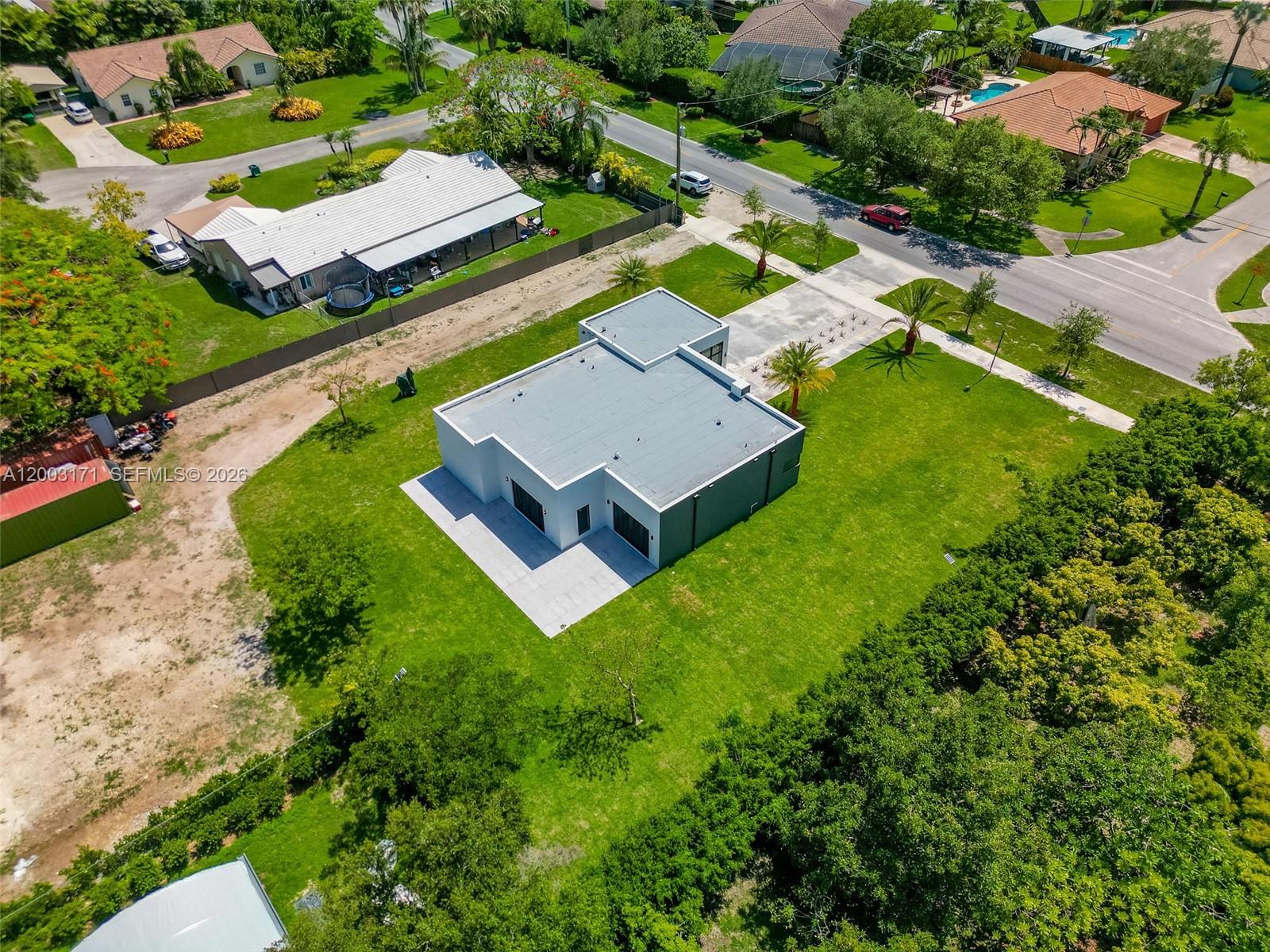 GIFFEN MANORS - Residential