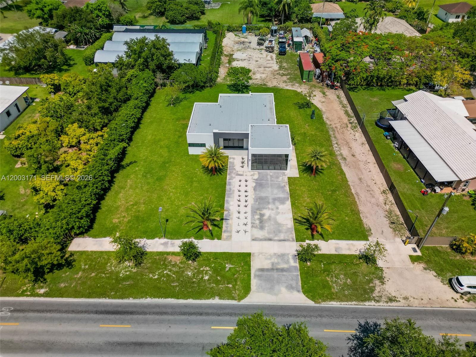 GIFFEN MANORS - Residential