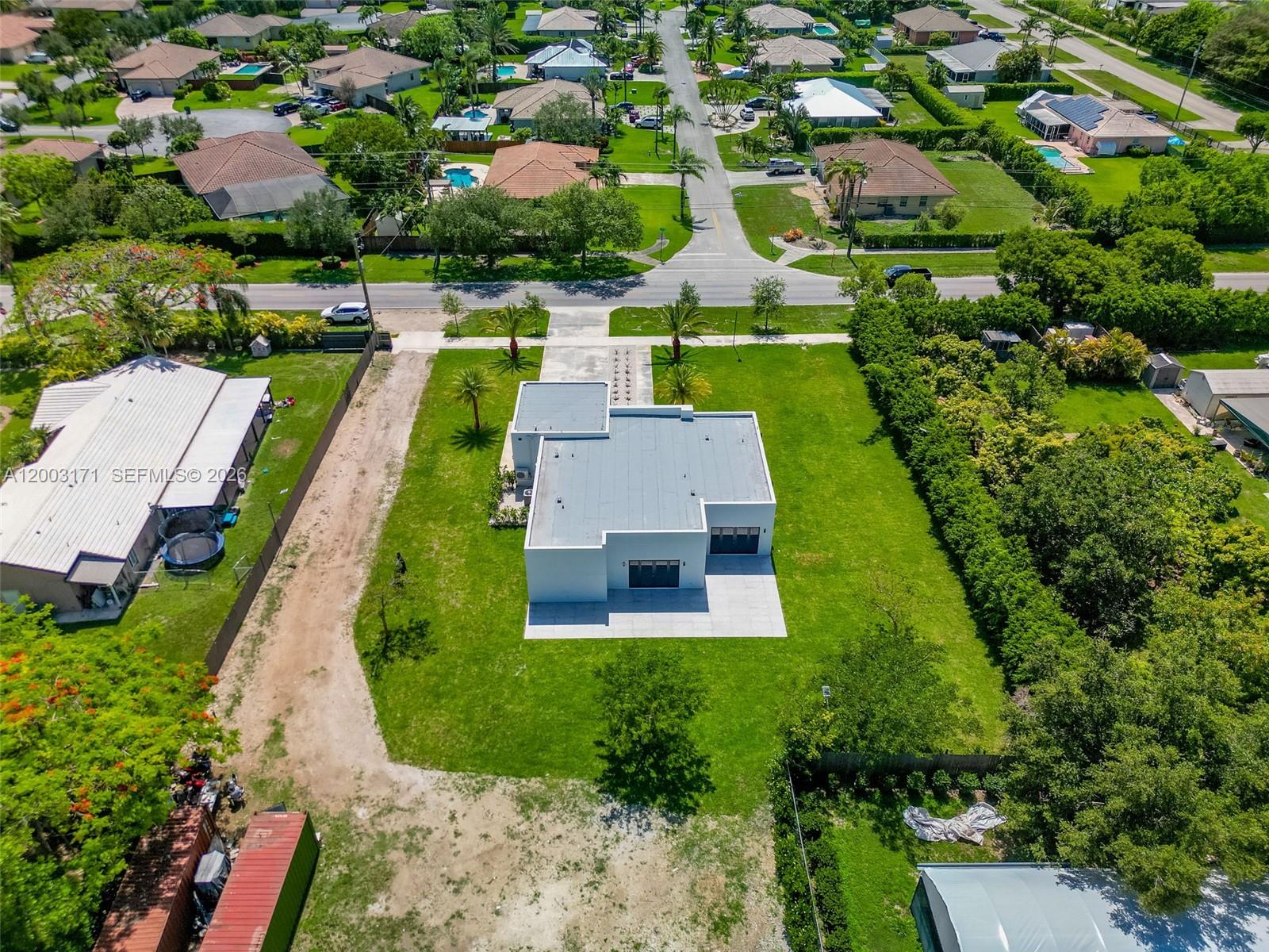 GIFFEN MANORS - Residential