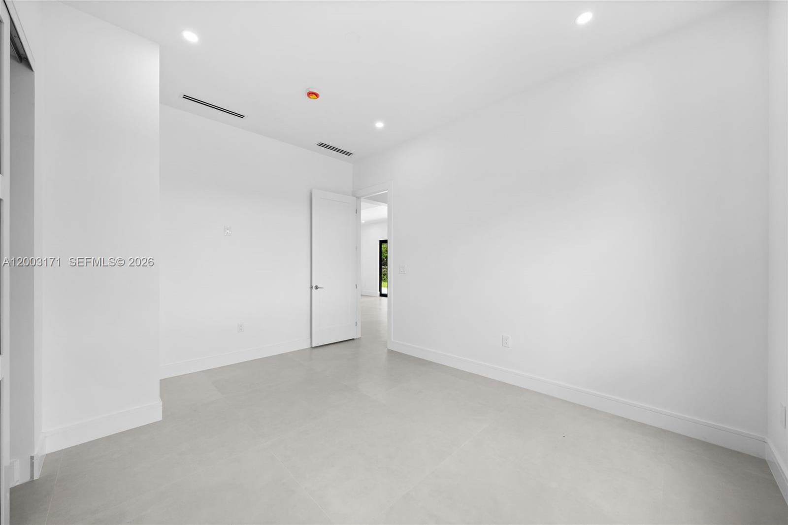 GIFFEN MANORS - Residential