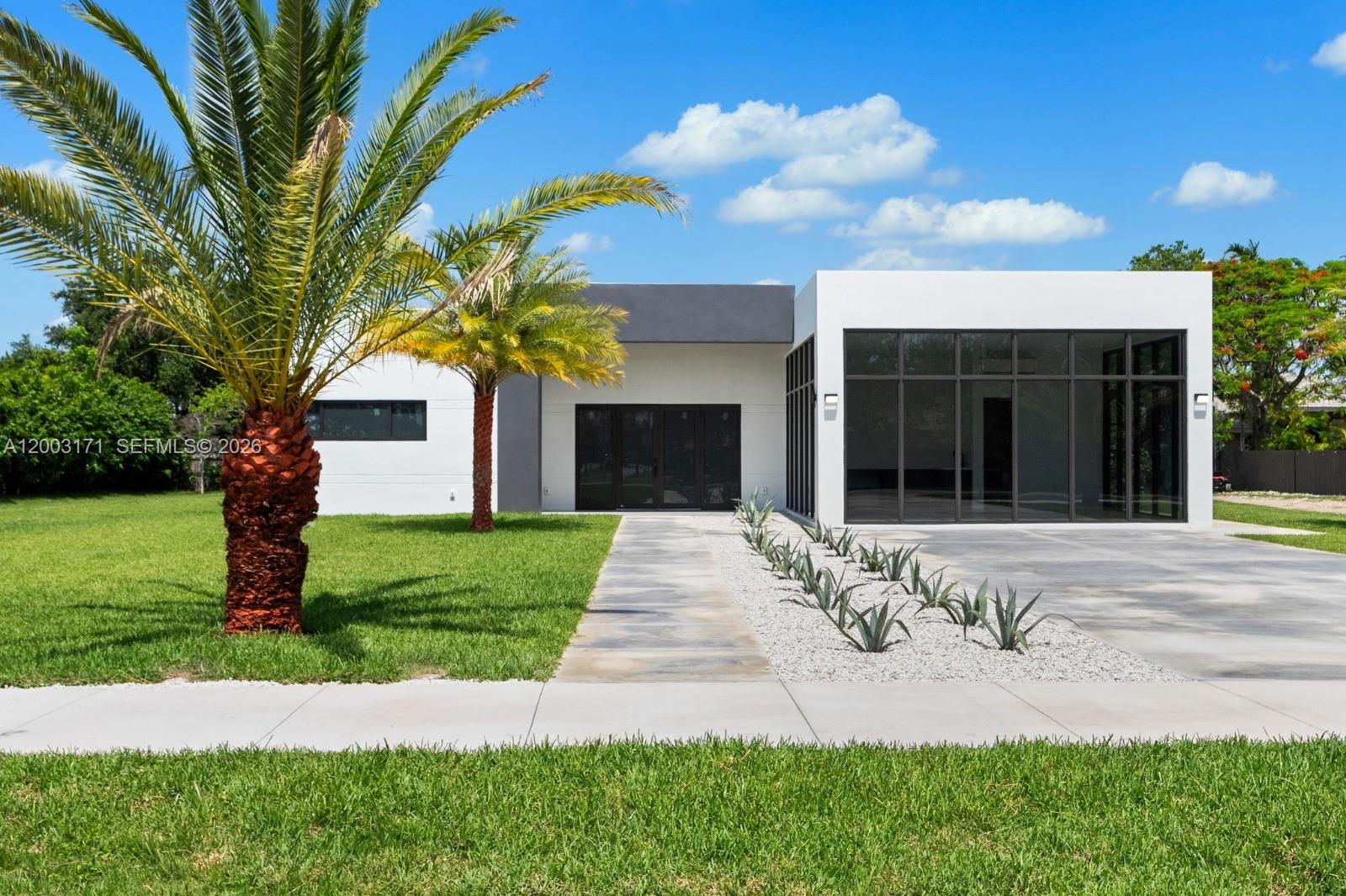 GIFFEN MANORS - Residential