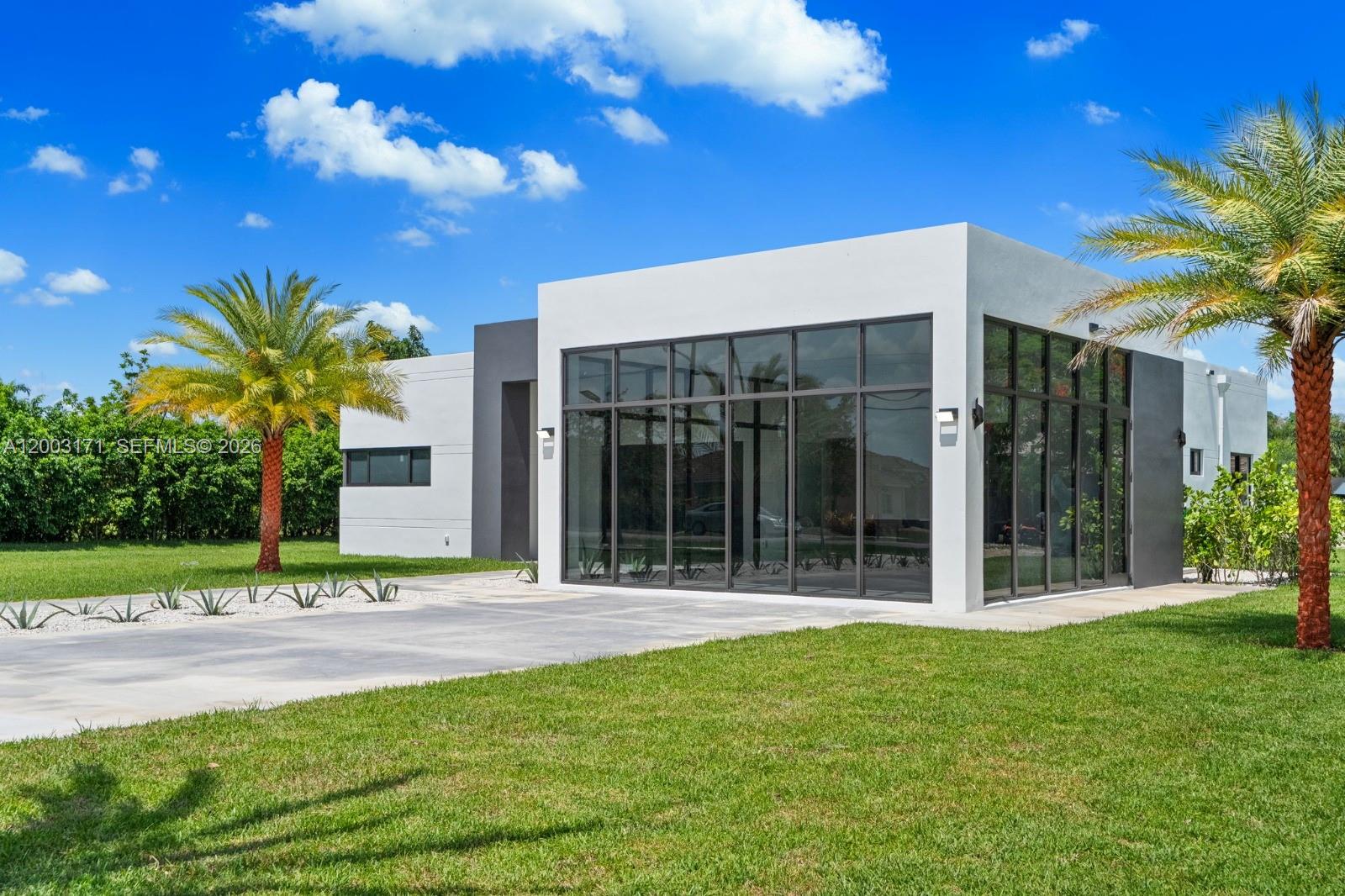 GIFFEN MANORS - Residential
