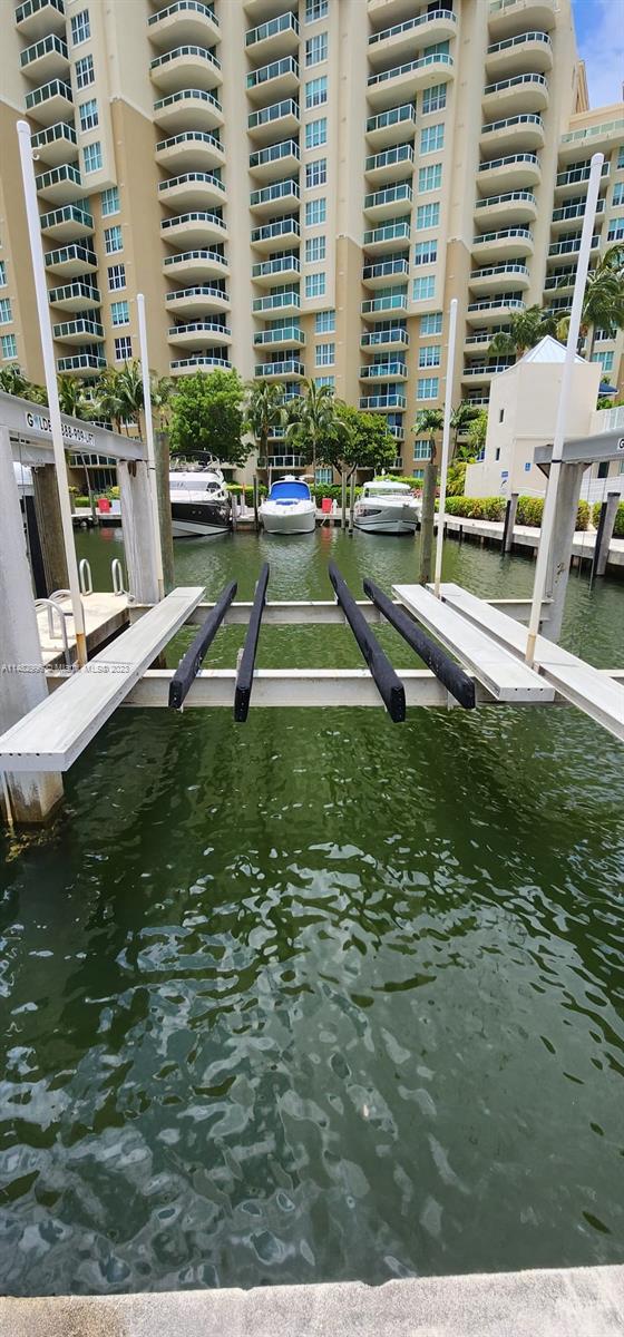 Aventura Marina Two - Land