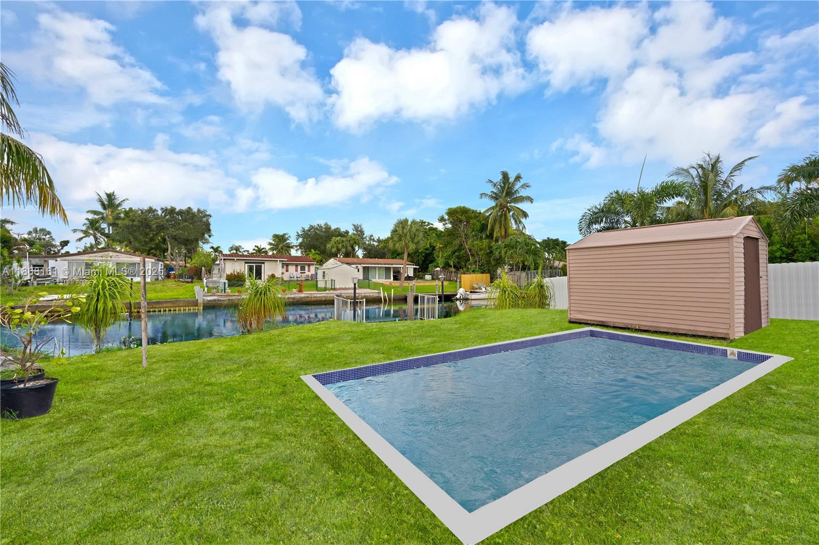 LOOK HOMESITES - Residential