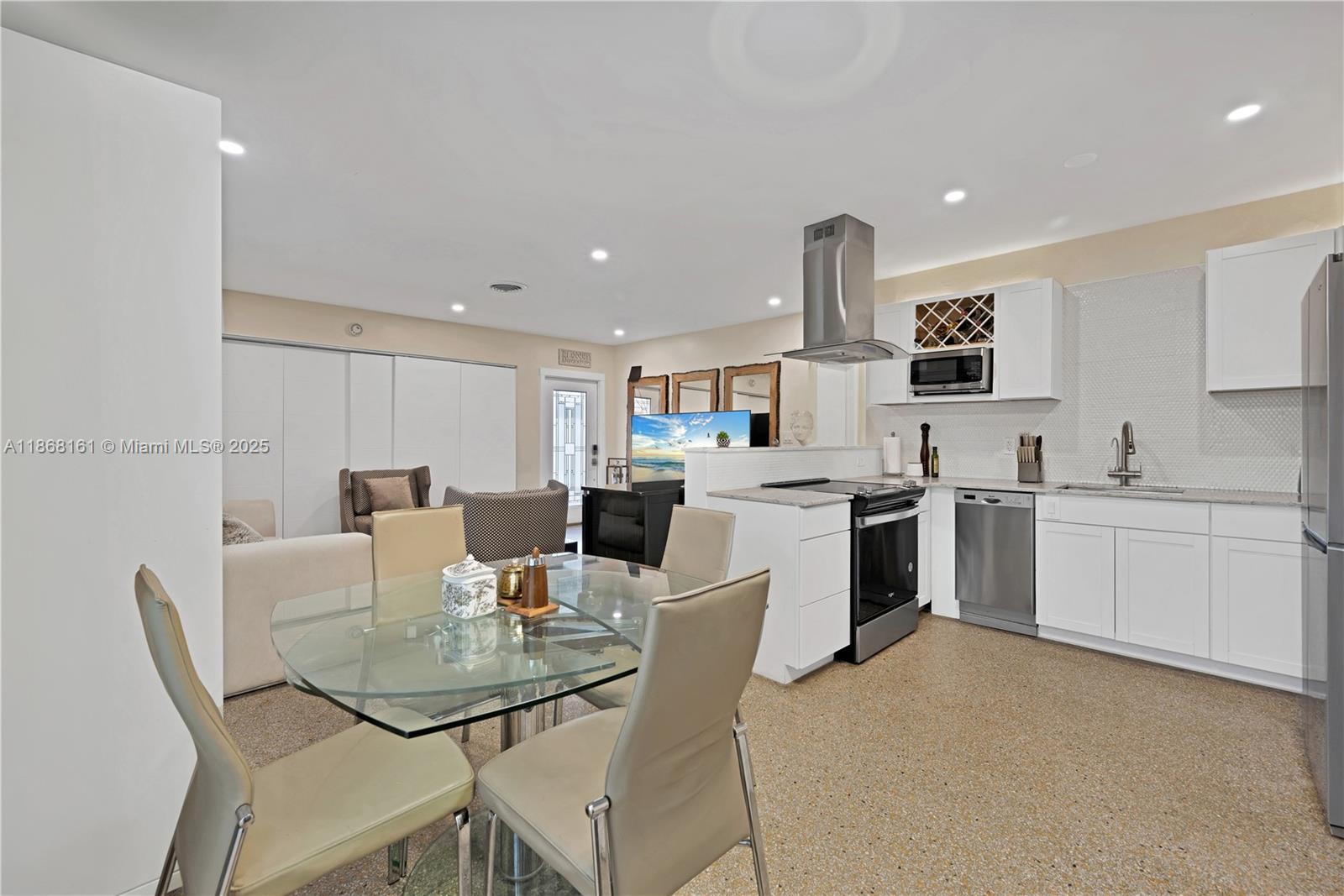 LOOK HOMESITES - Residential