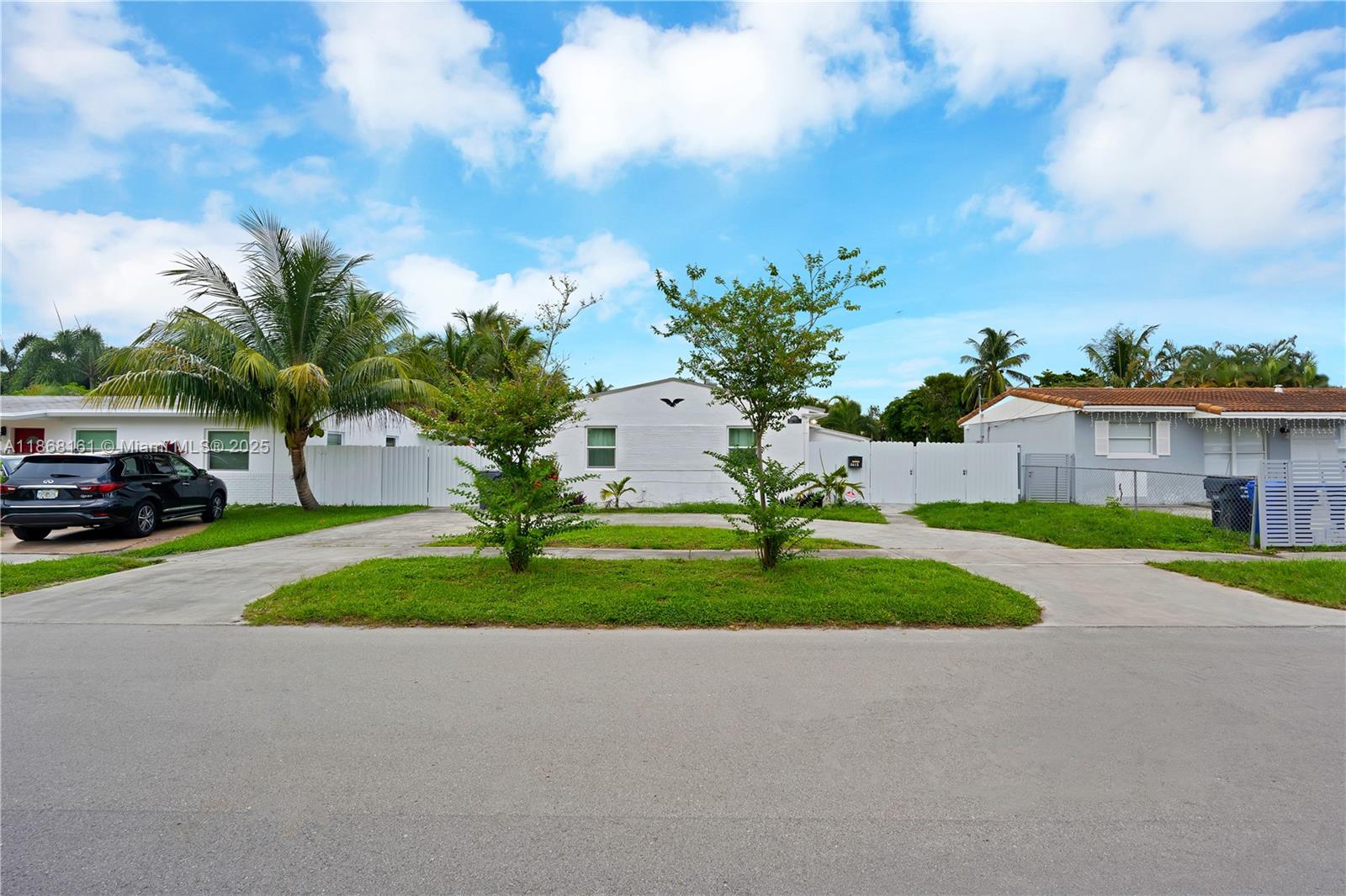 LOOK HOMESITES - Residential