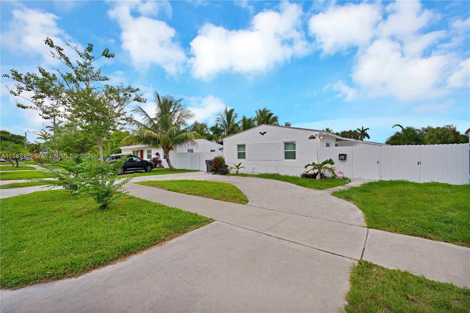 LOOK HOMESITES - Residential