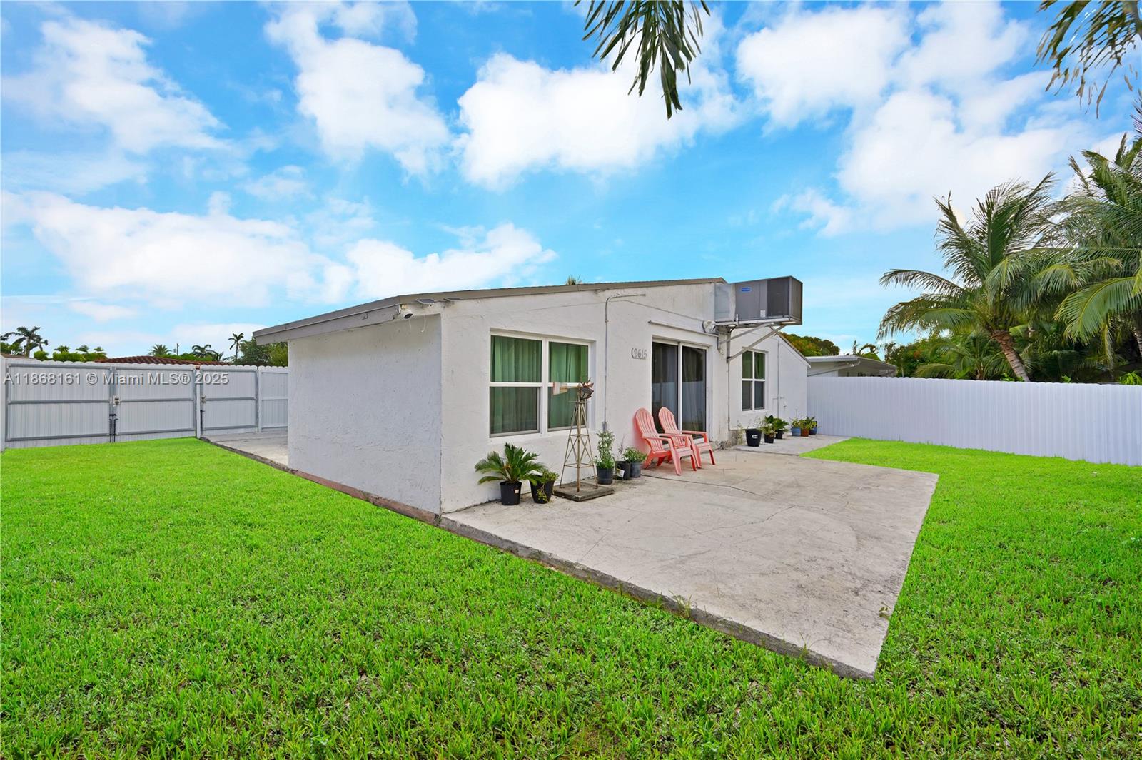 LOOK HOMESITES - Residential