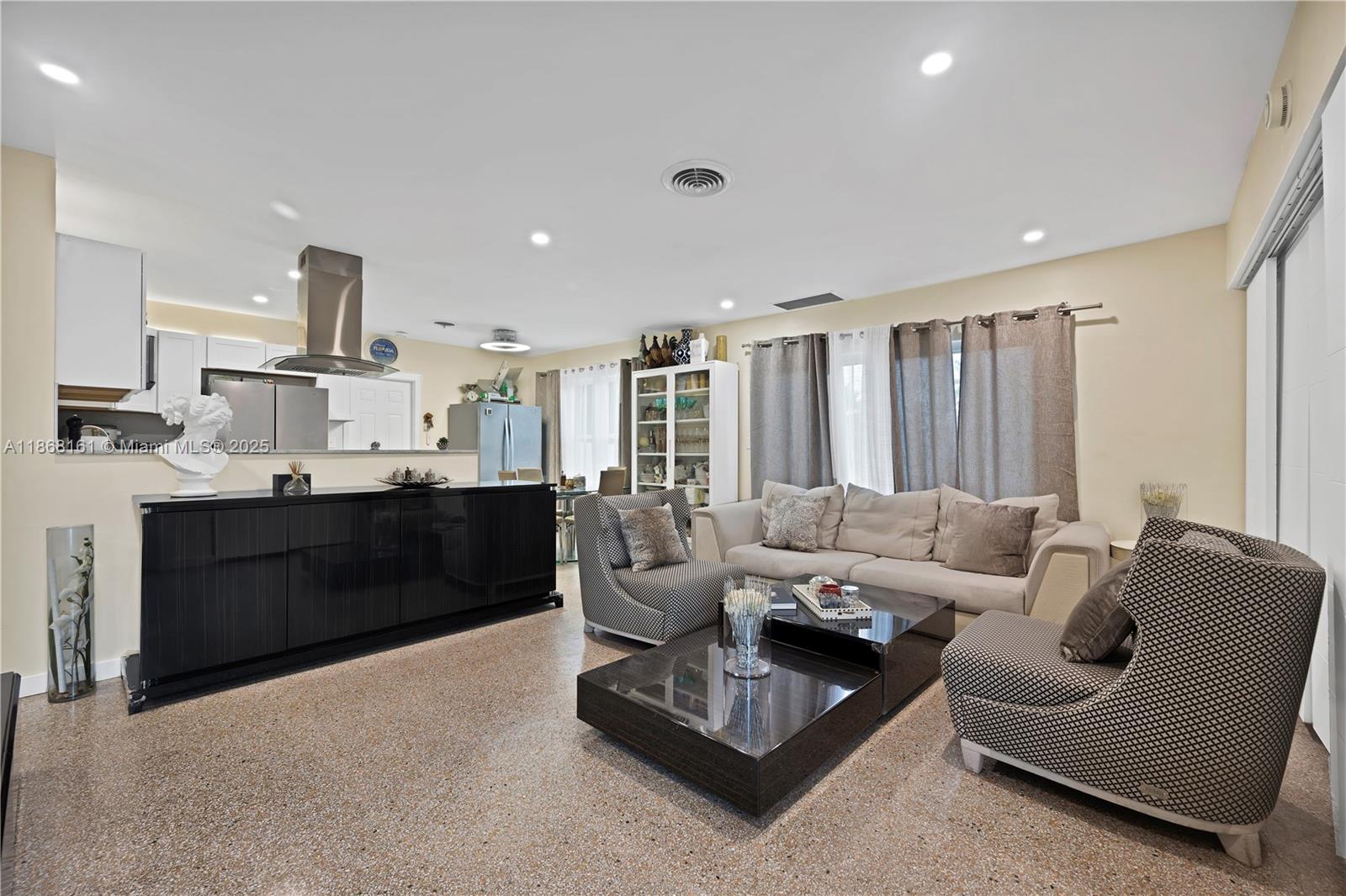 LOOK HOMESITES - Residential