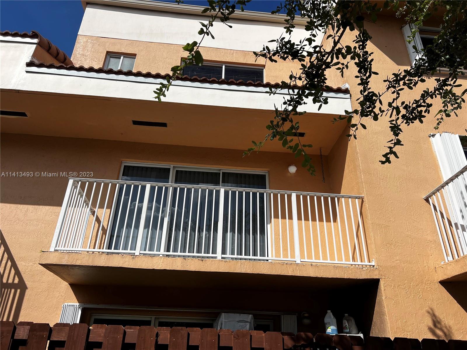 THE SEASONS VILLAS & THMS - Residential Lease
