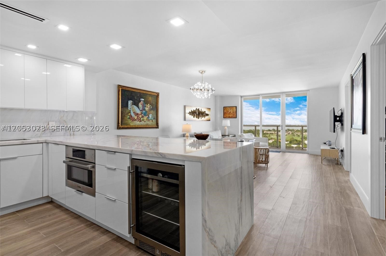 ARLEN BEACH CONDO - Residential