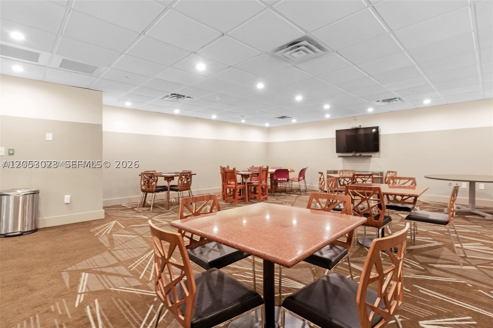 ARLEN BEACH CONDO - Residential