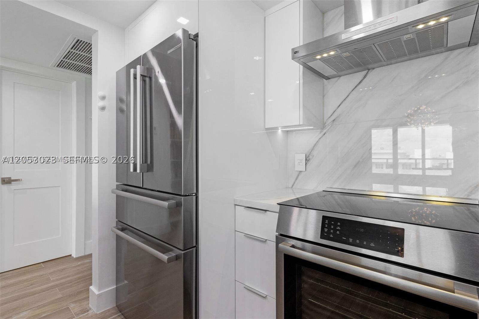 ARLEN BEACH CONDO - Residential