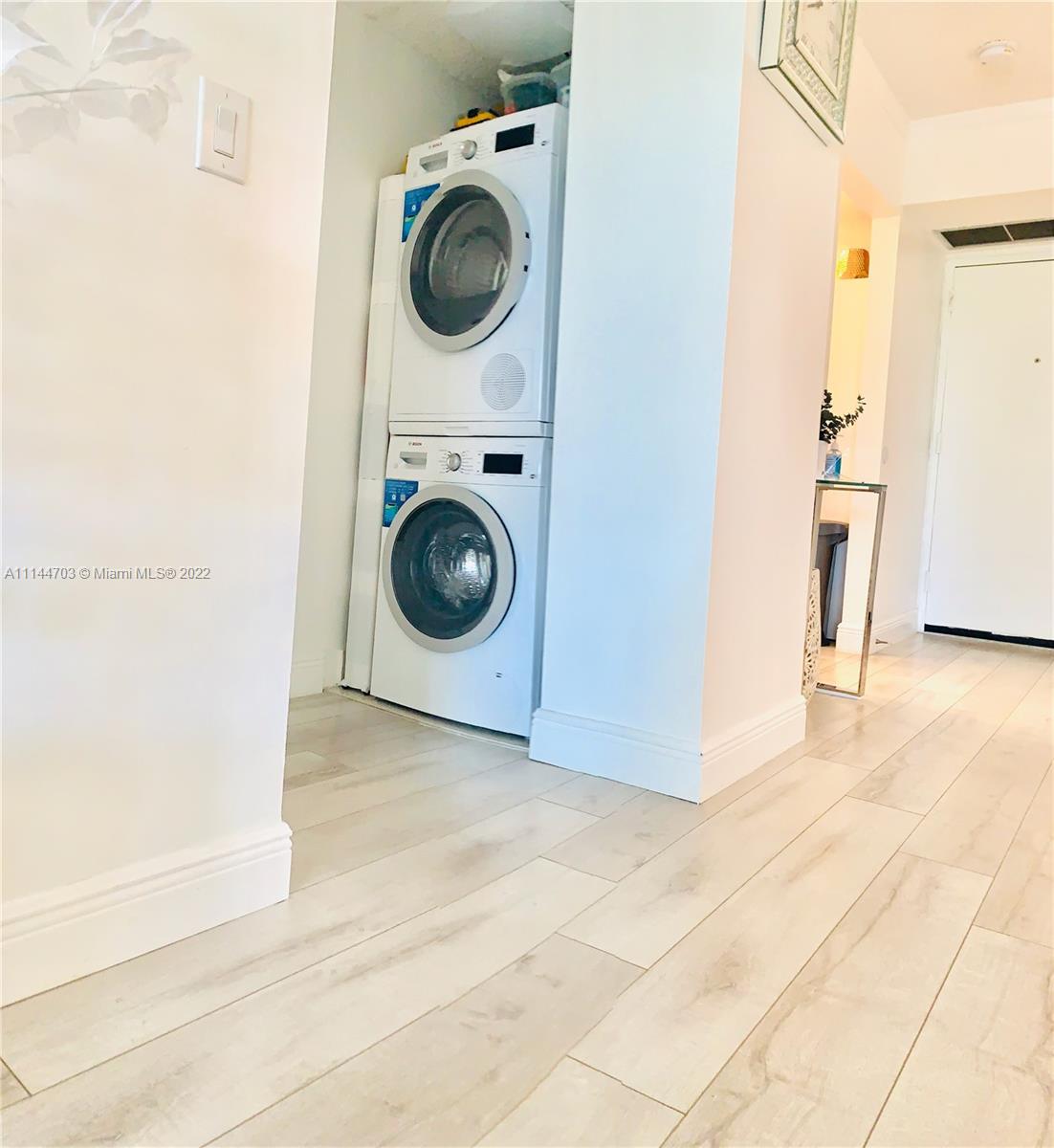 FLAMENCO CONDO TOWER I - Residential
