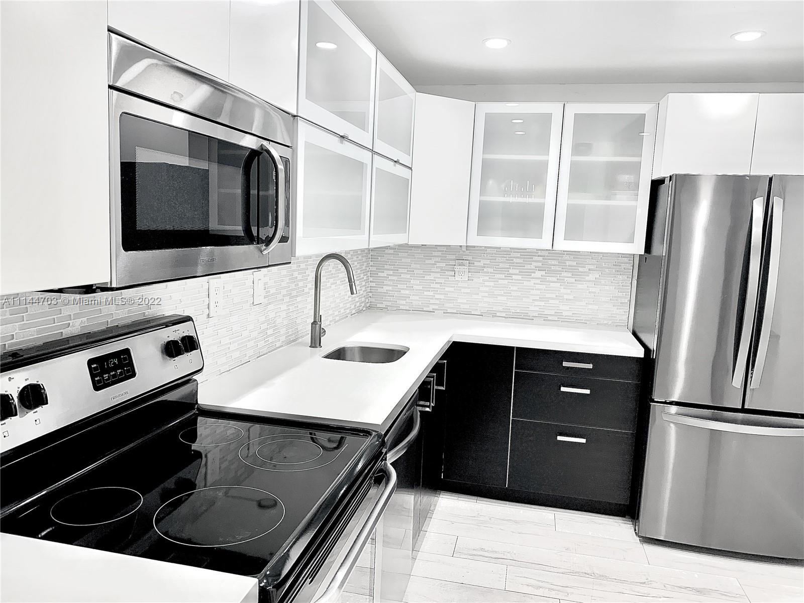 FLAMENCO CONDO TOWER I - Residential