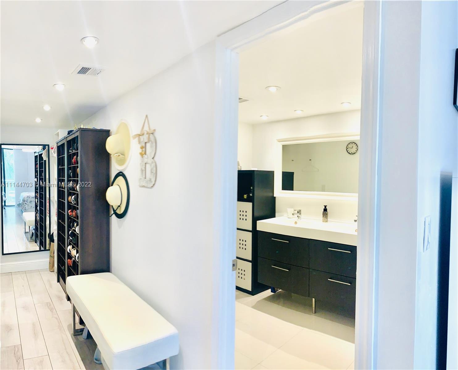 FLAMENCO CONDO TOWER I - Residential