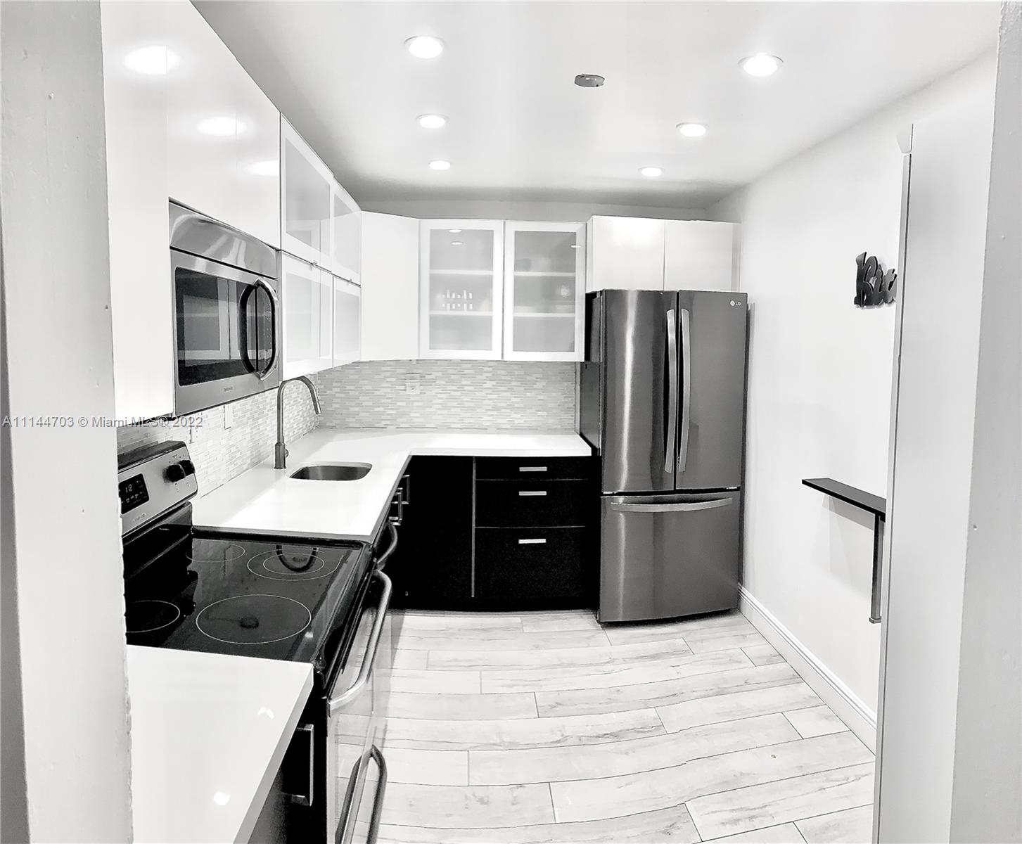FLAMENCO CONDO TOWER I - Residential