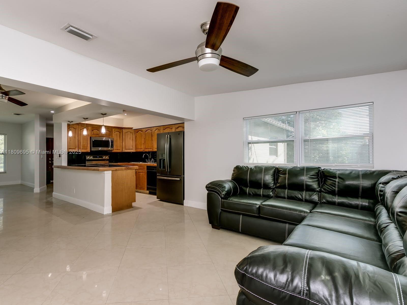 PICKWICK LAKE ESTATES SEC - Residential Lease