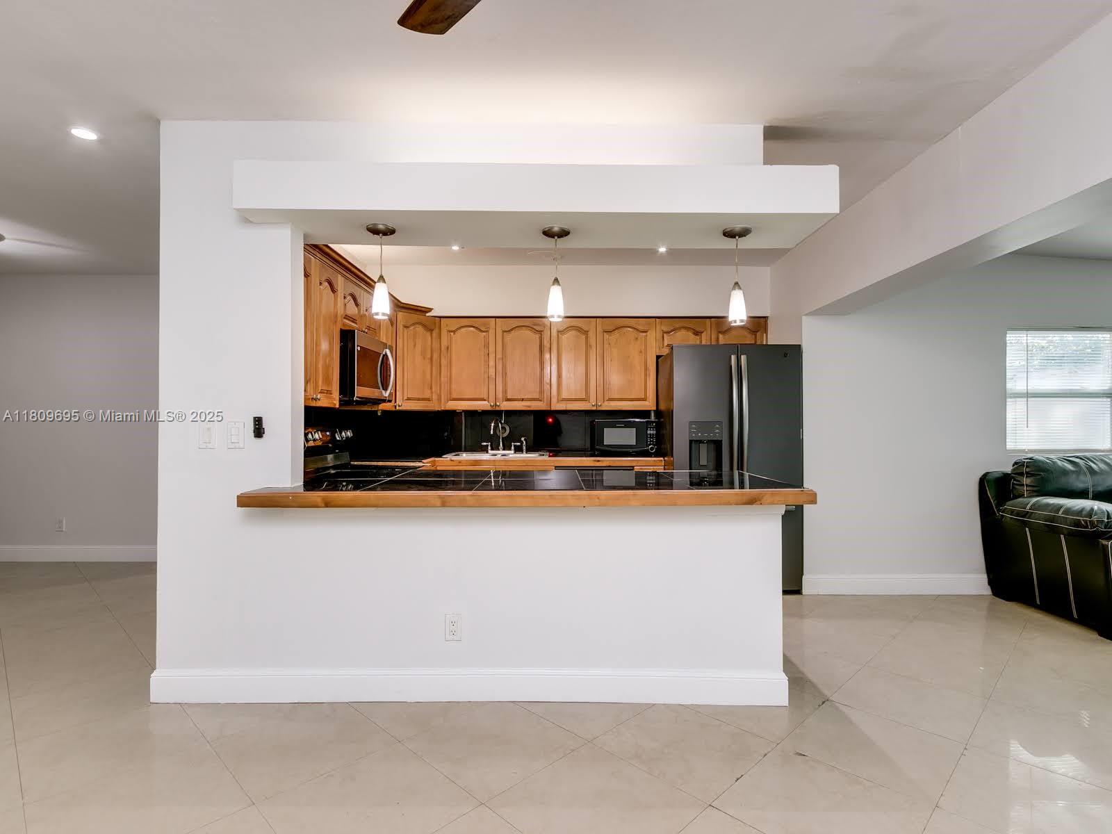 PICKWICK LAKE ESTATES SEC - Residential Lease