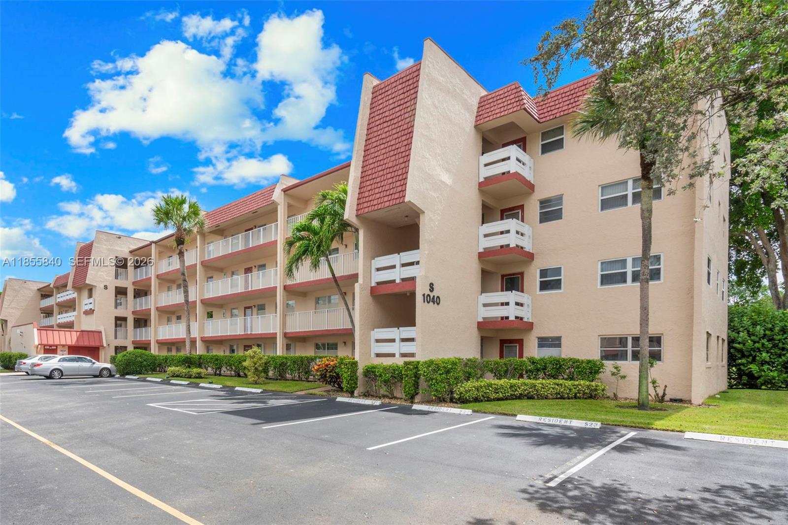 ORIOLE GOLF & TENNIS CLUB - Residential
