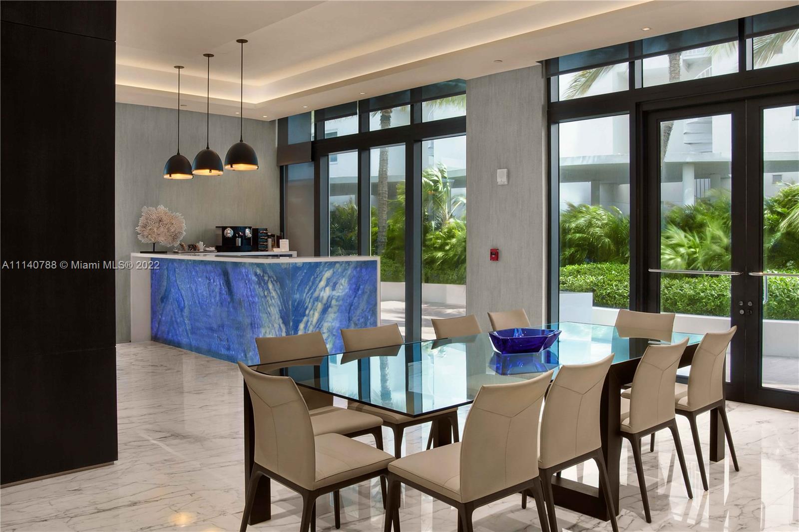 CONTINUUM ON SOUTH BEACH - Residential