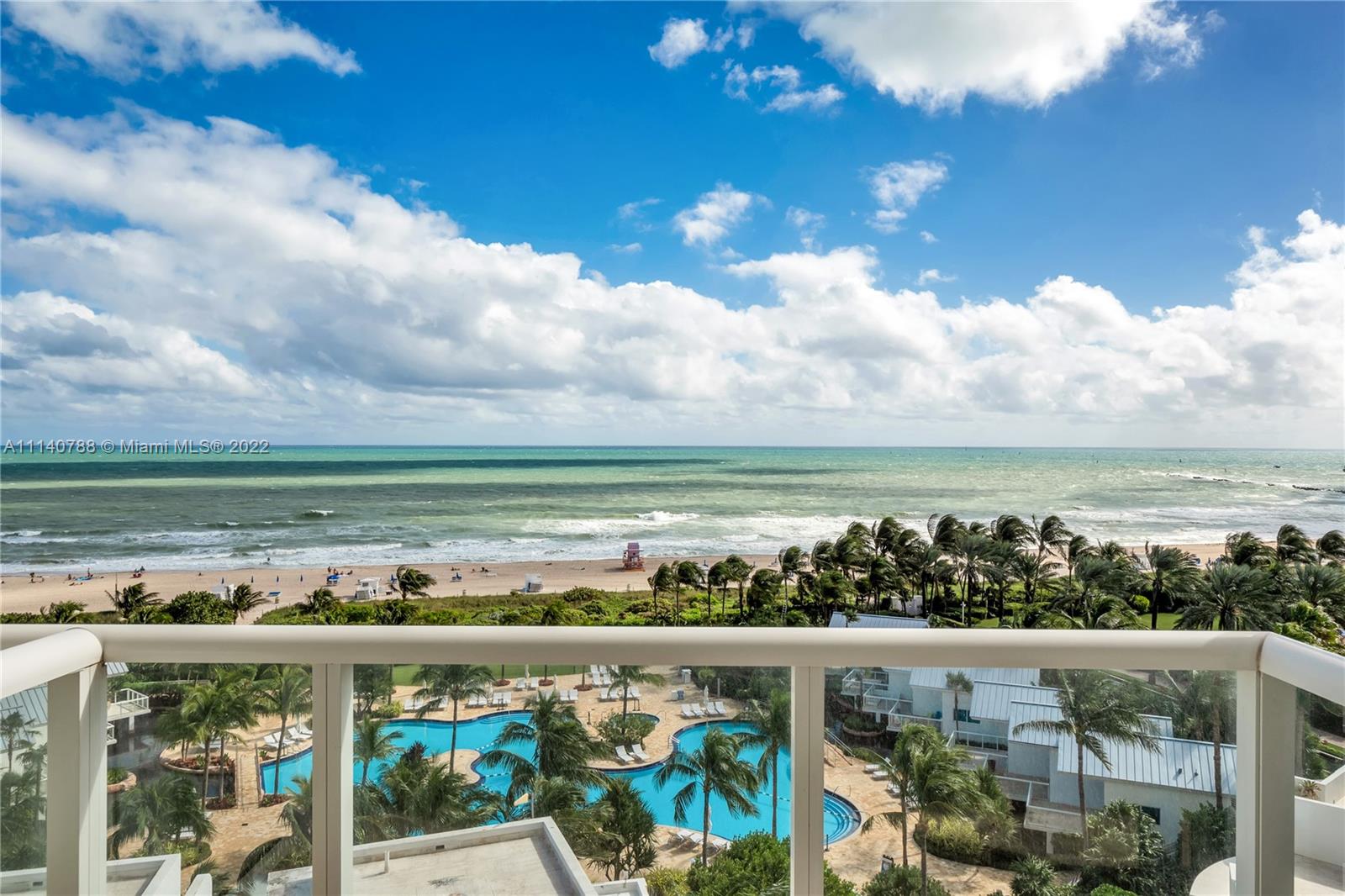 CONTINUUM ON SOUTH BEACH - Residential
