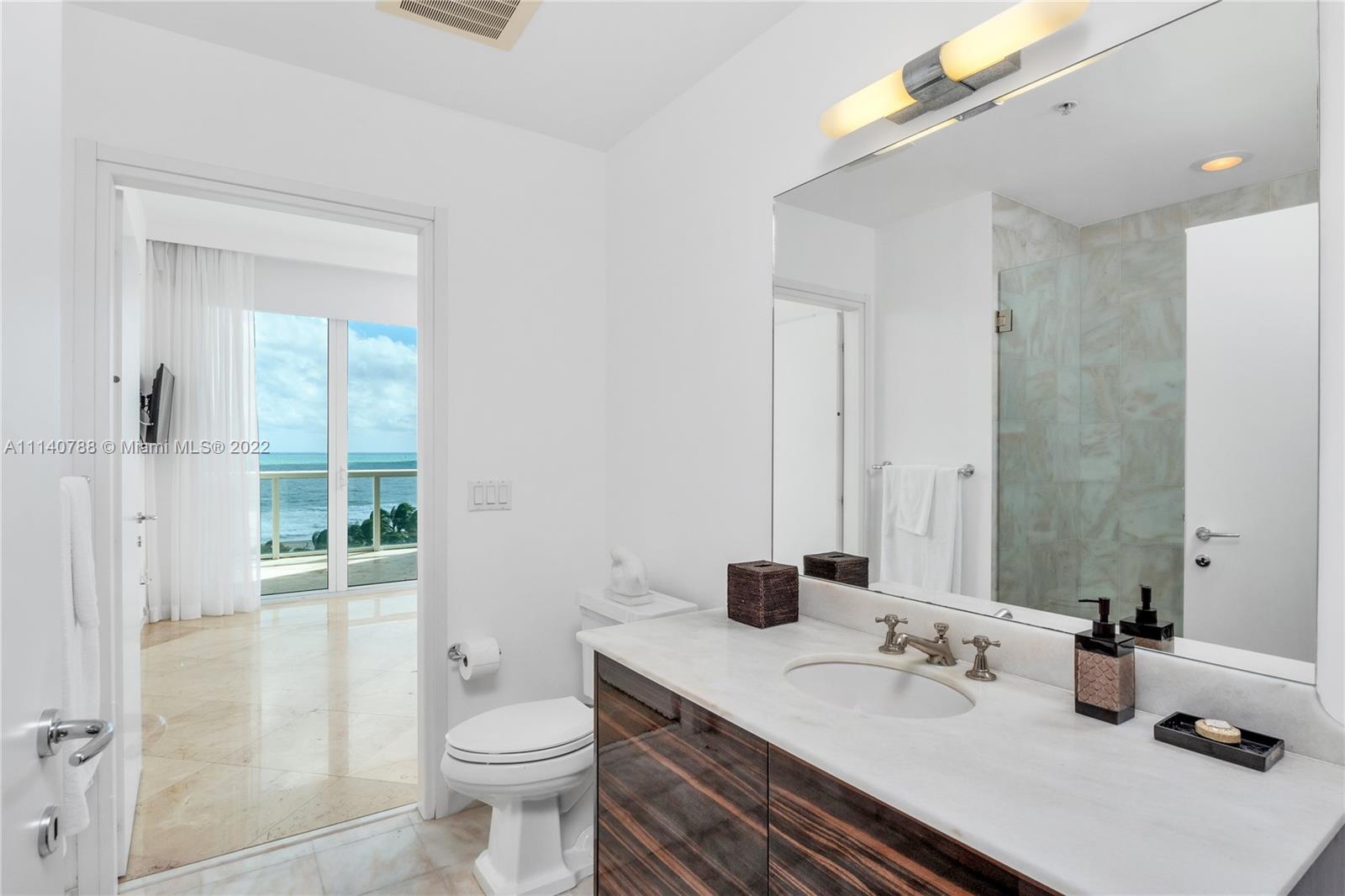 CONTINUUM ON SOUTH BEACH - Residential