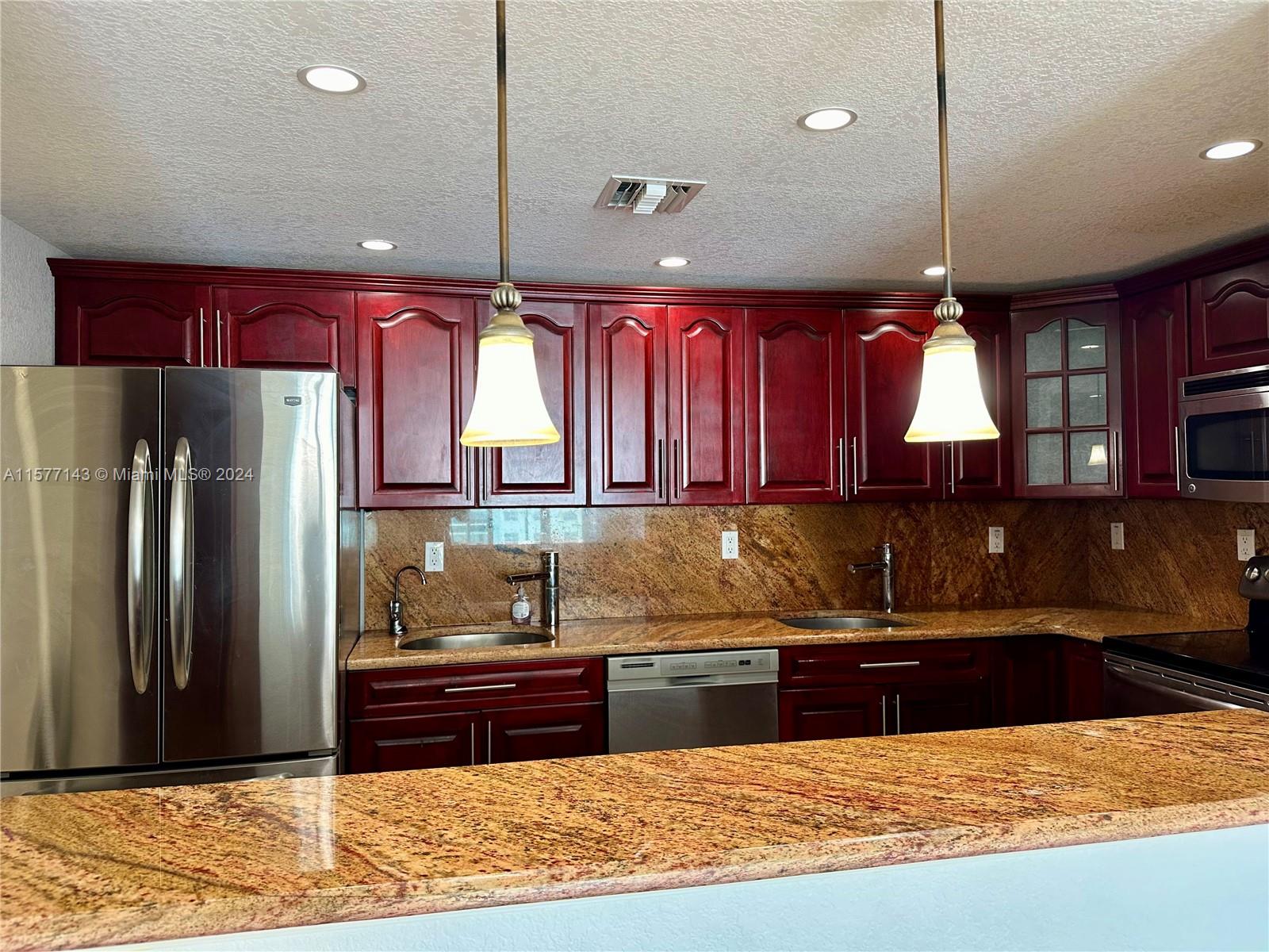 OCEANVIEW BUILDING B COND - Residential Lease