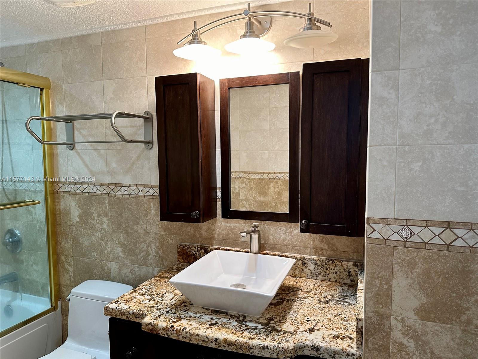 OCEANVIEW BUILDING B COND - Residential Lease